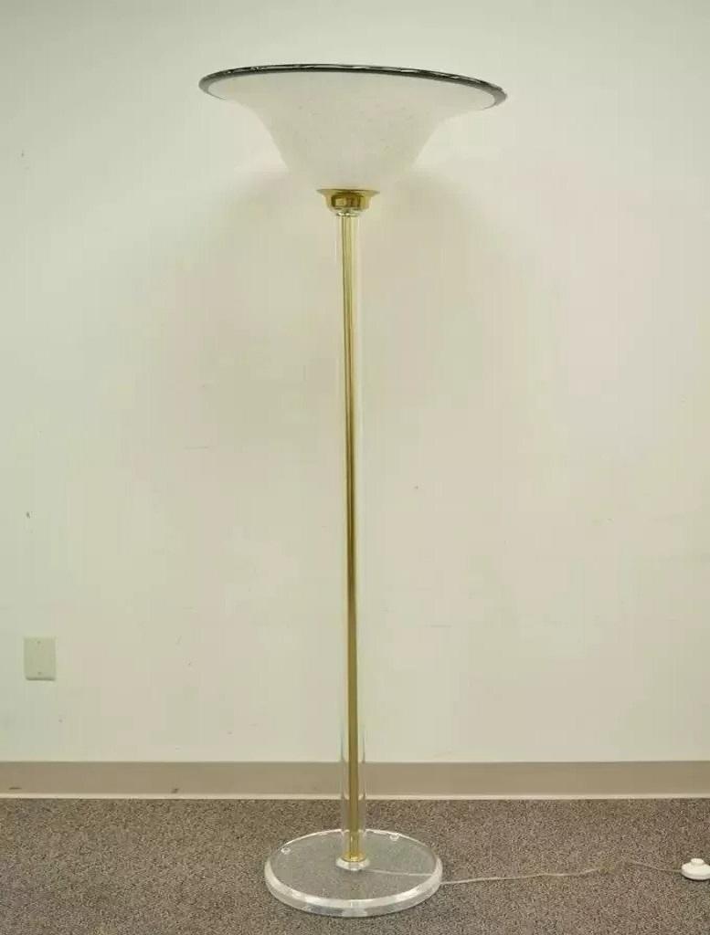 Lampadaire Vintage Mid Century Hollywood Regency Lucite Laiton Verre Torchère en vente 5