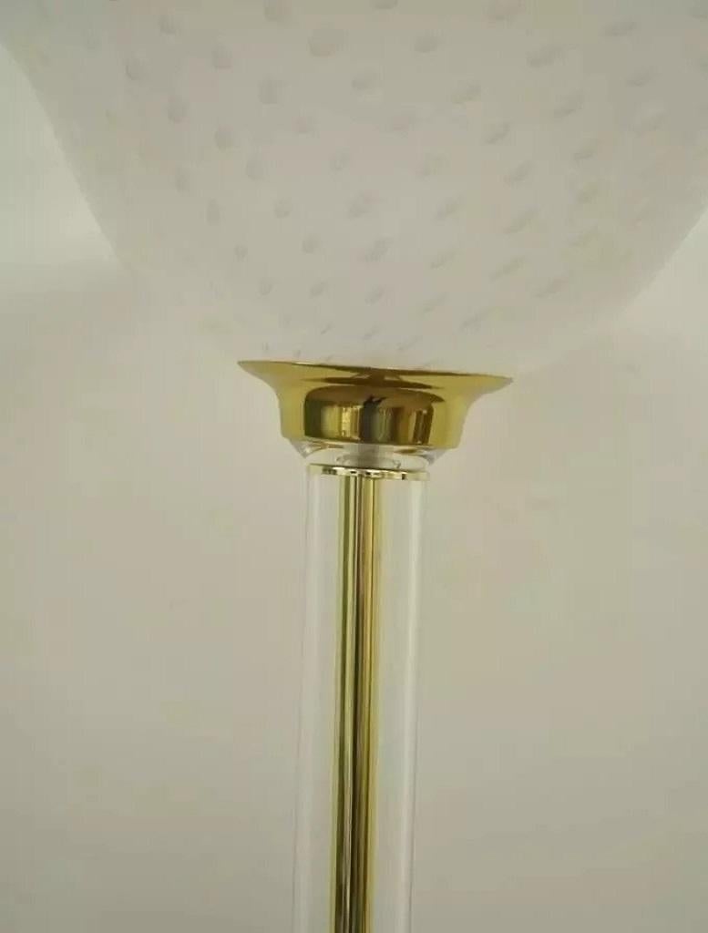 Lampadaire Vintage Mid Century Hollywood Regency Lucite Laiton Verre Torchère en vente 2