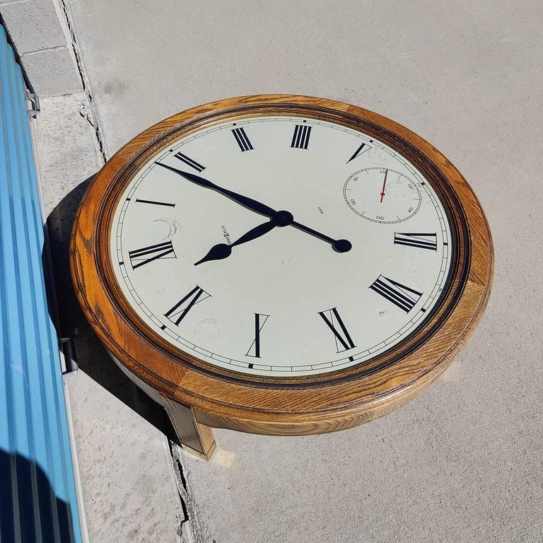 Vintage MidCentury Howard Miller Clock Coffee Table For Sale at 1stDibs