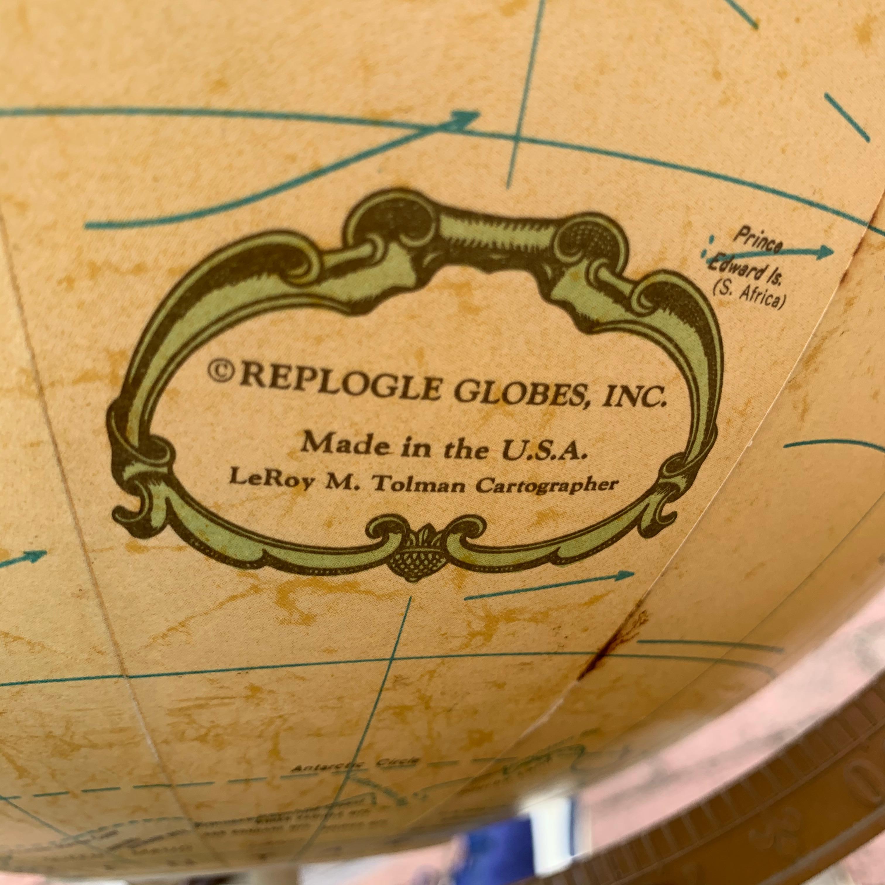 Vintage Midcentury Illuminated Floor Globe by Replogle Globes Inc In Good Condition In Haddonfield, NJ