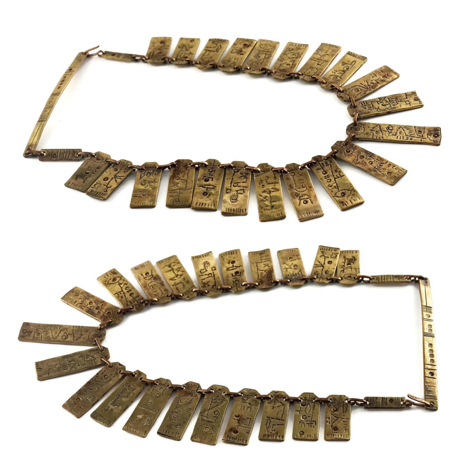 Vintage Mid Century Inca Symbol Plates Choker Necklace In Excellent Condition In Kingersheim, Alsace