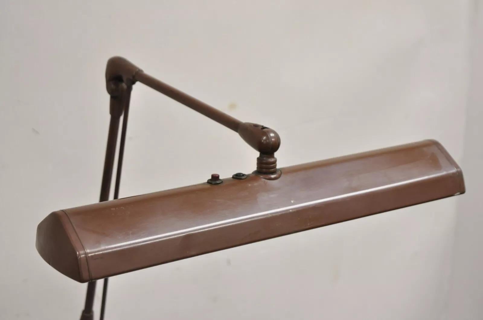 Vintage Mid Century Industrial Adjustable Brown Metal Desk Lamp by Dazor In Good Condition For Sale In Philadelphia, PA