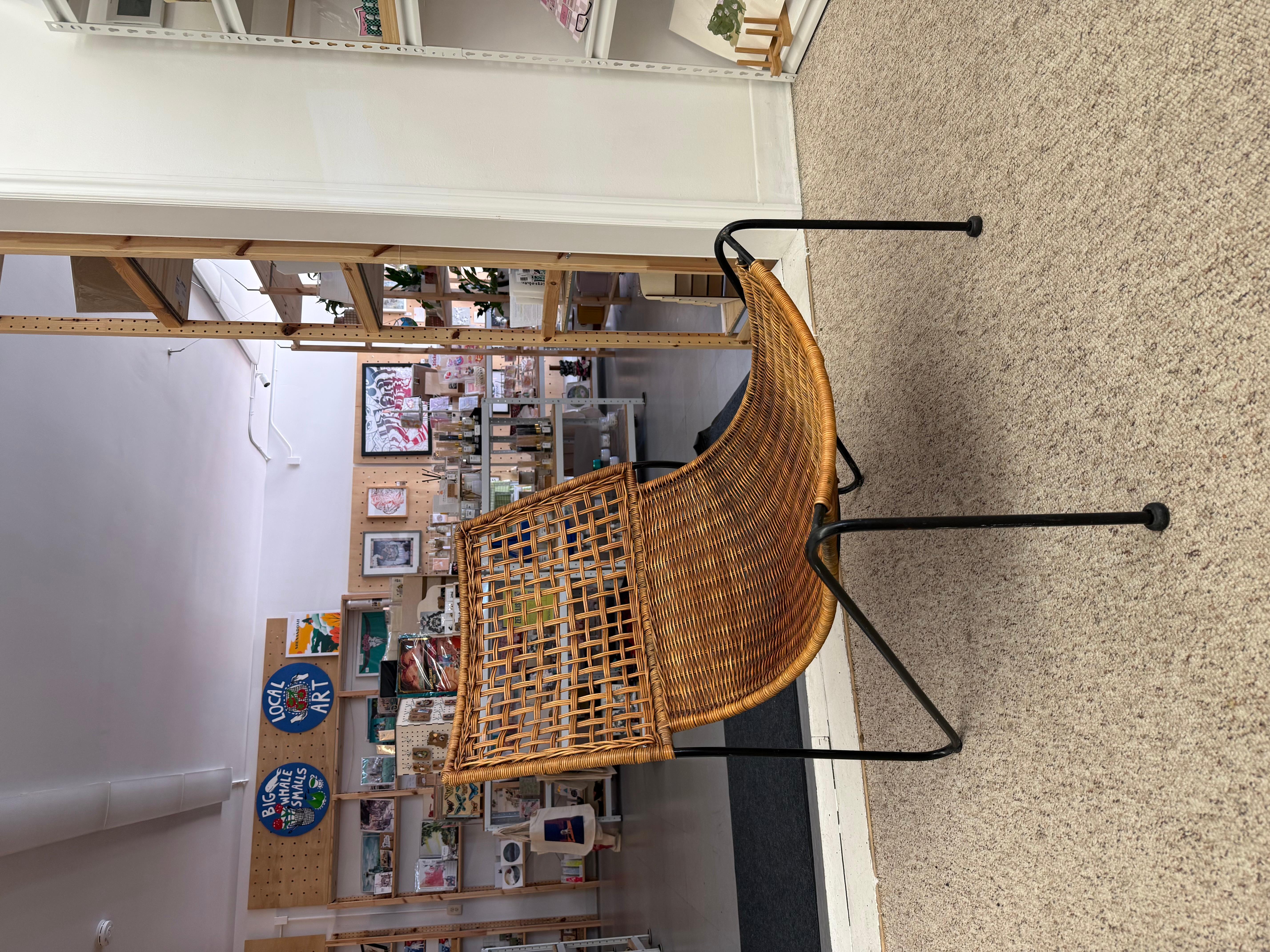 Vintage Mid Century  Iron And Wicker Sling Chair by Frederick Weinberg C.1950 Moderno de mediados de siglo en venta