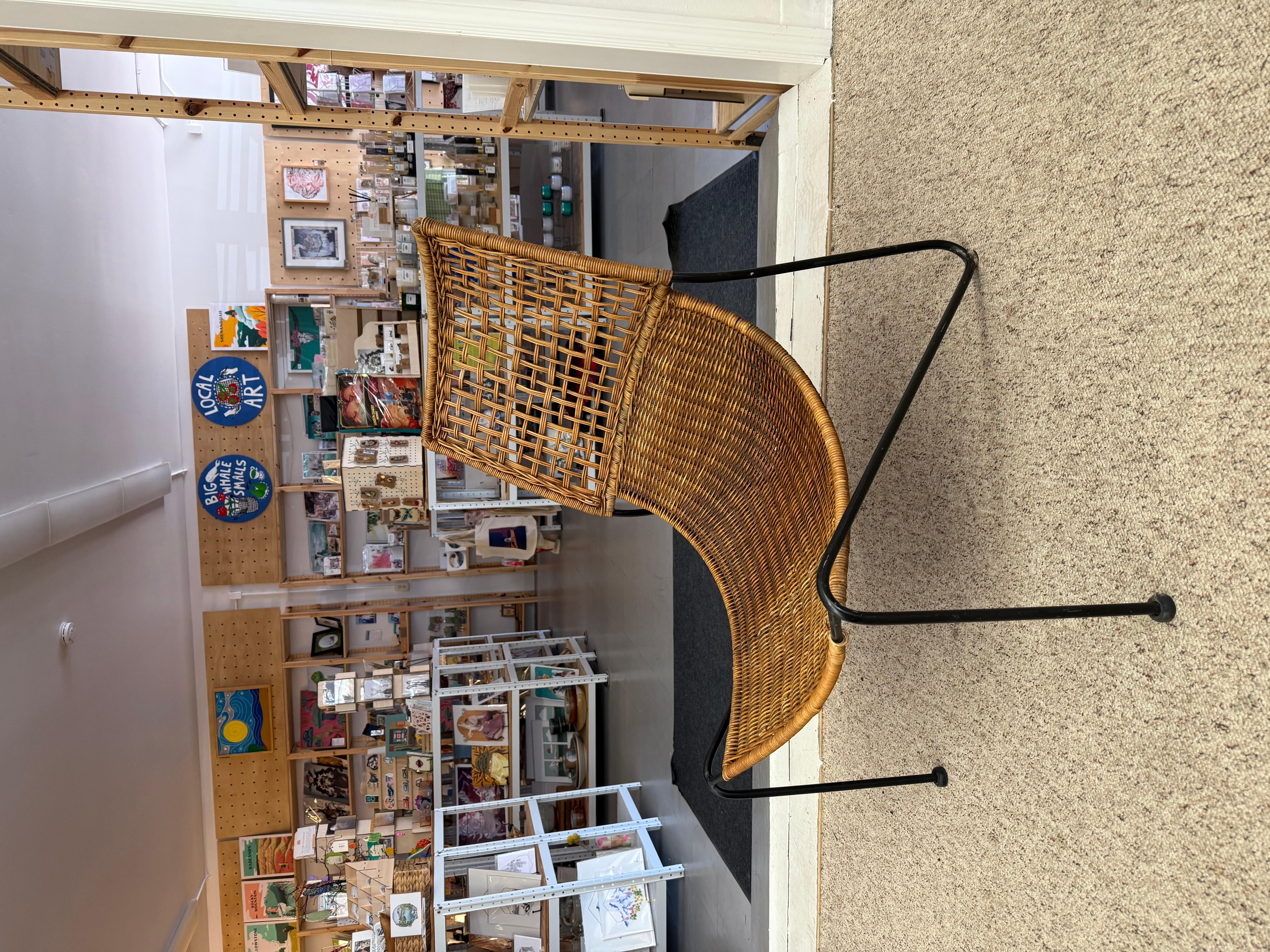 Vintage Mid Century  Iron And Wicker Sling Chair by Frederick Weinberg C.1950 en Bueno estado para la venta en Seattle, WA