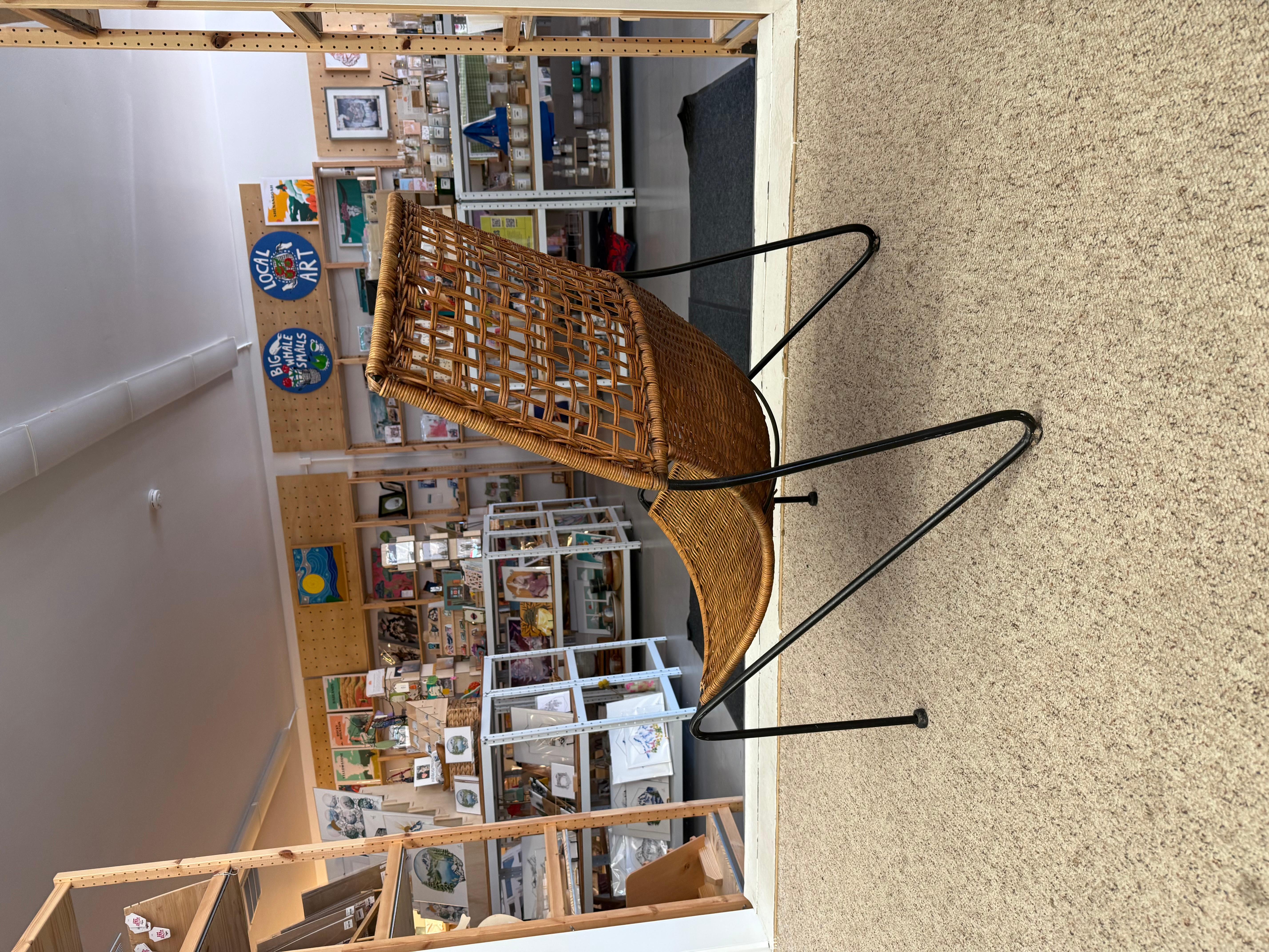 Vintage Mid Century  Iron And Wicker Sling Chair by Frederick Weinberg C.1950 Mimbre en venta