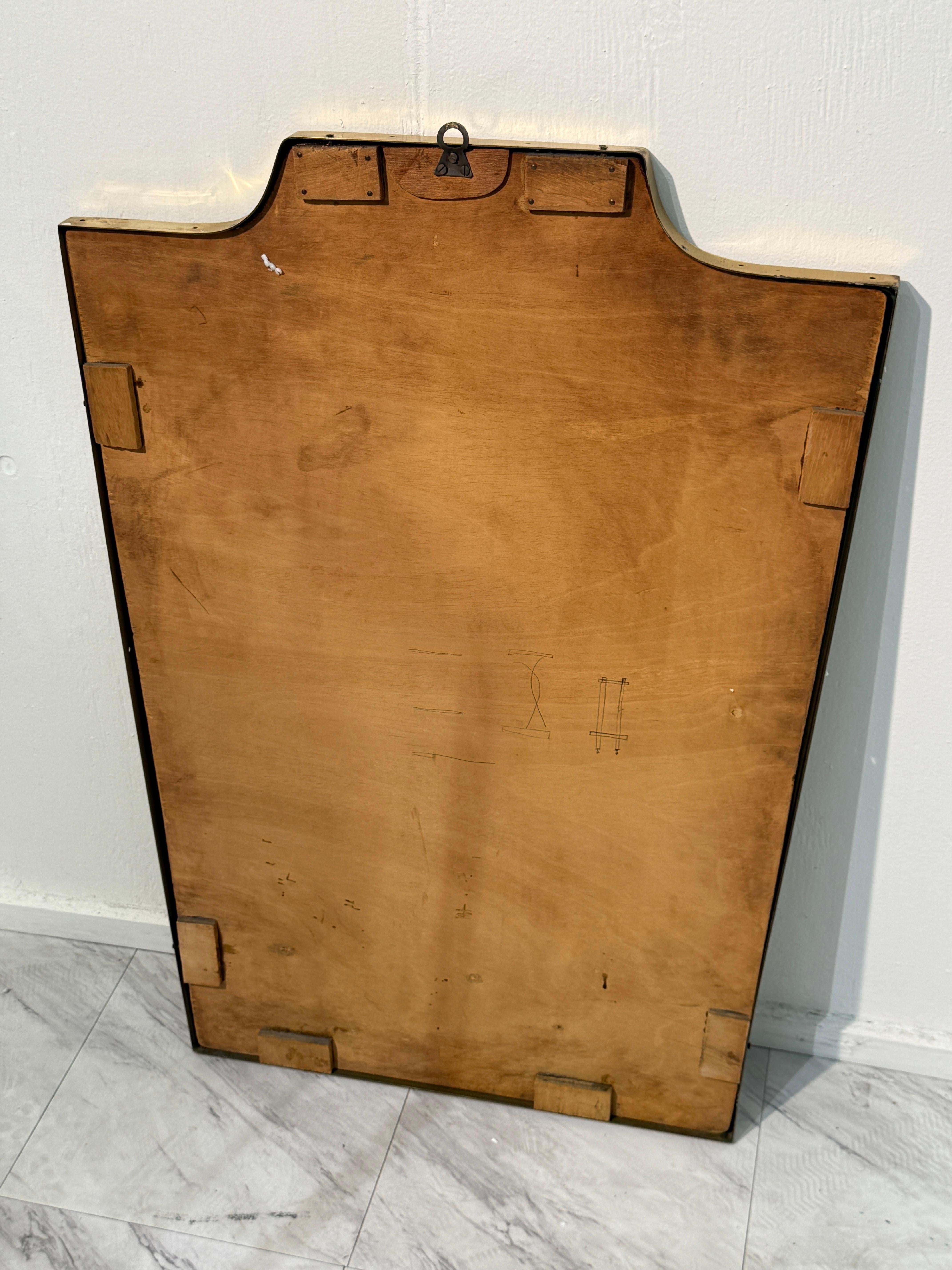 Italienischer Spiegel mit Messingrahmen und Kronendetail, Vintage Mitte des Jahrhunderts 1960er Jahre im Angebot 2
