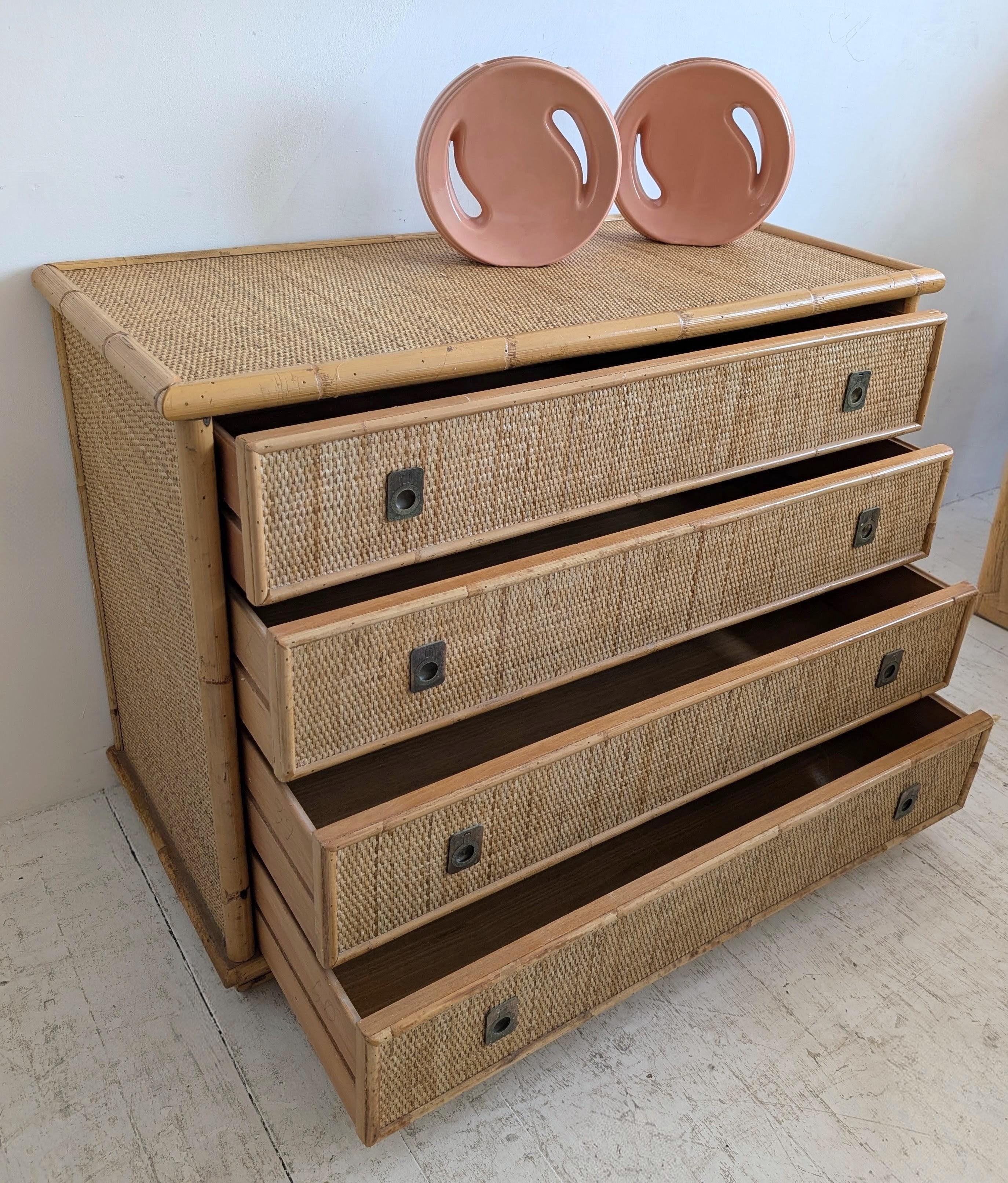 XX secolo Cassettiera vintage di metà secolo in bambù, rattan e ottone Dal Vera anni '70 in vendita