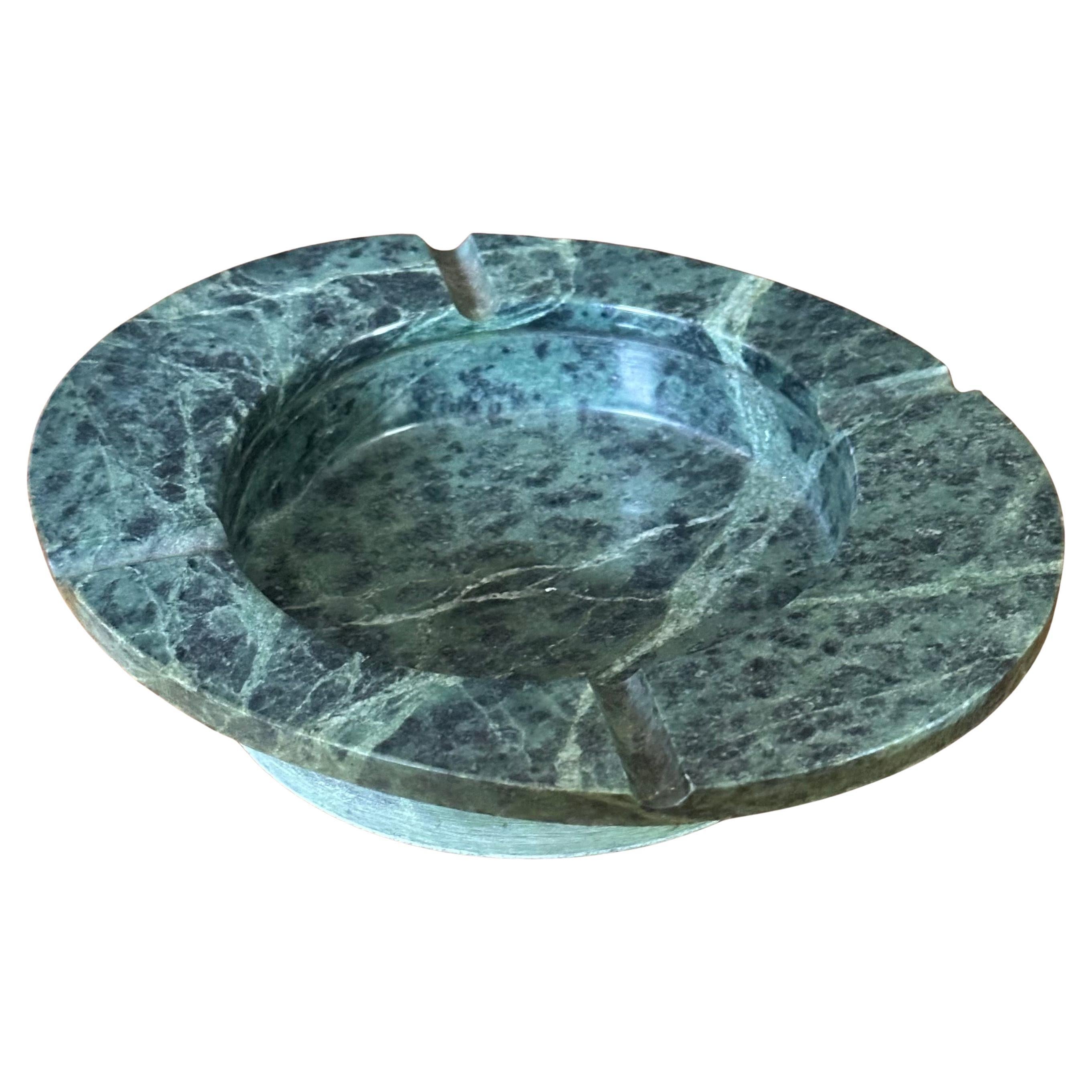 Cenicero vintage de mármol verde italiano de mediados de siglo