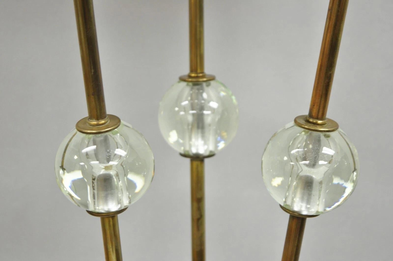 Inconnu Vintage Mid Century Italian Modern Brass and Glass Sphere Tripod Tall Table Lamp en vente