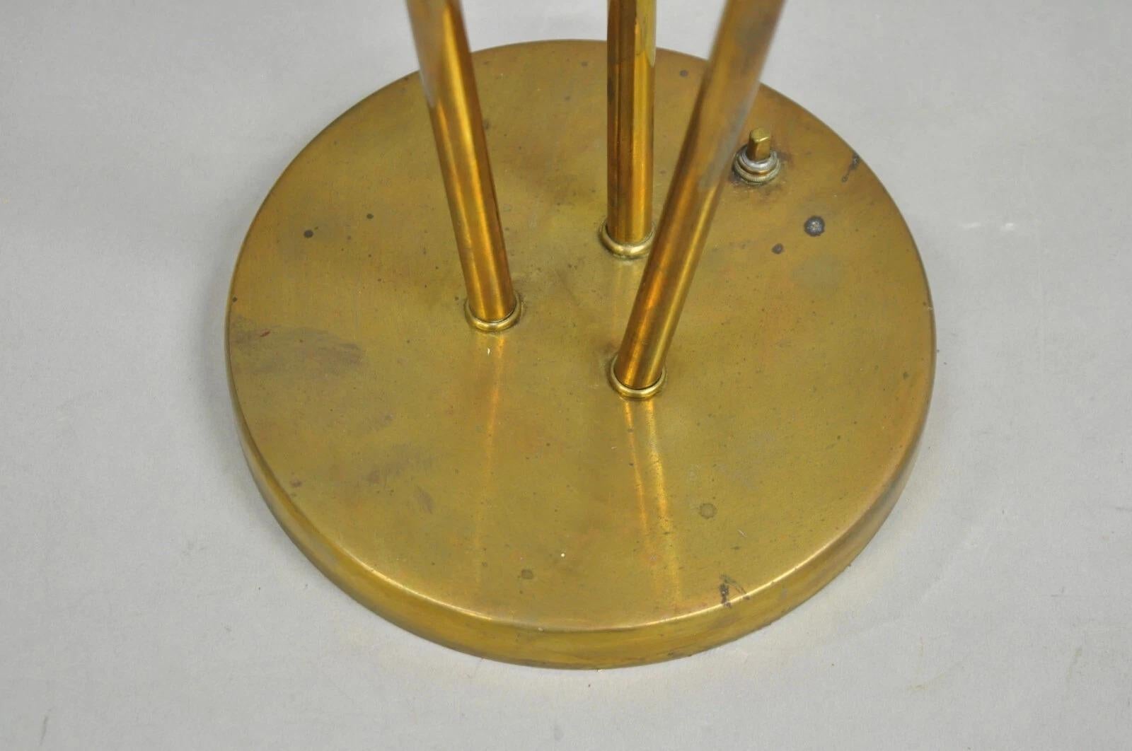 Vintage Mid Century Italian Modern Brass and Glass Sphere Tripod Tall Table Lamp en vente 2