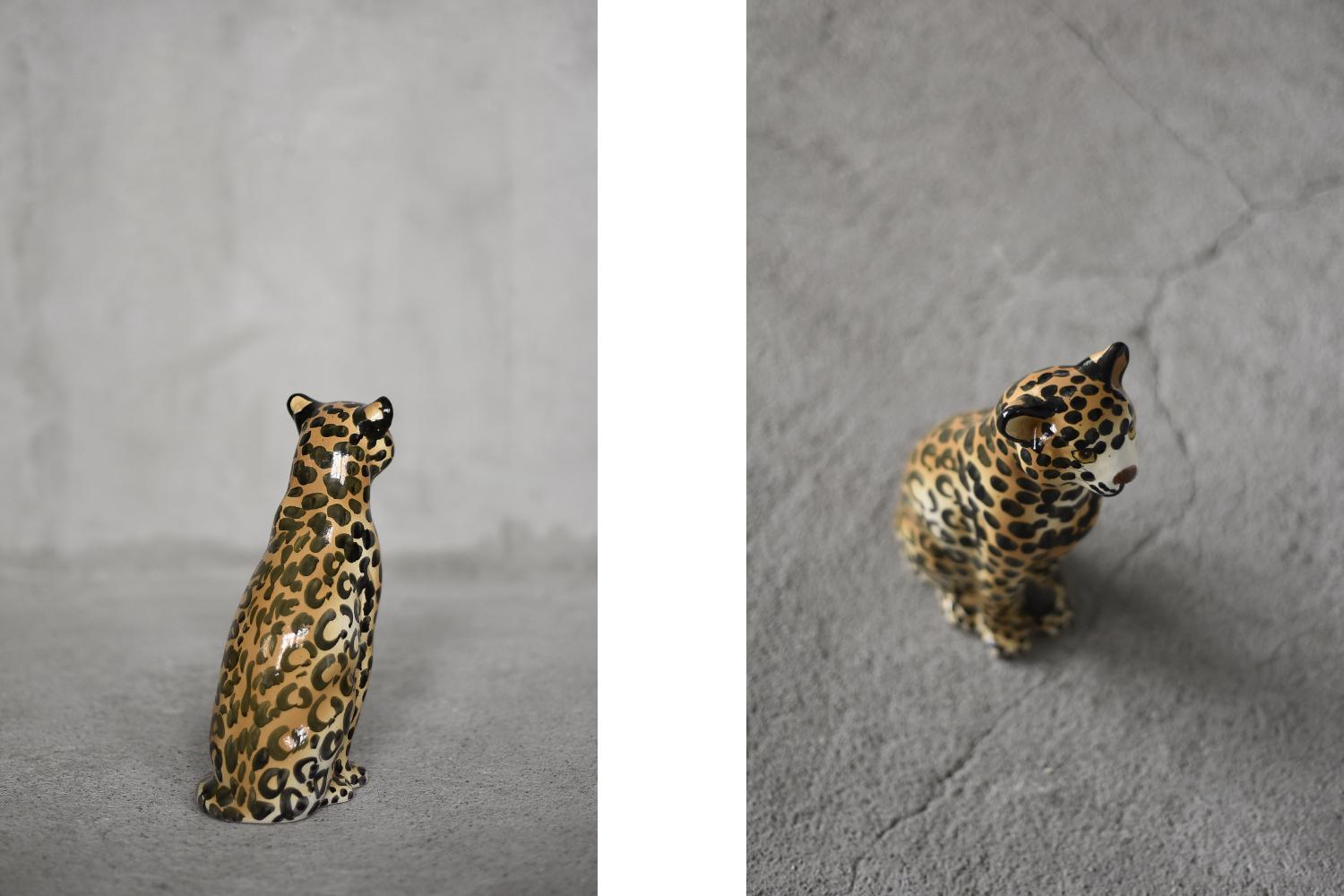 Hollywood Regency Vintage Mid-Century Italian Modern Ceramic Sculpture of a Seating Leopard, 1970s For Sale
