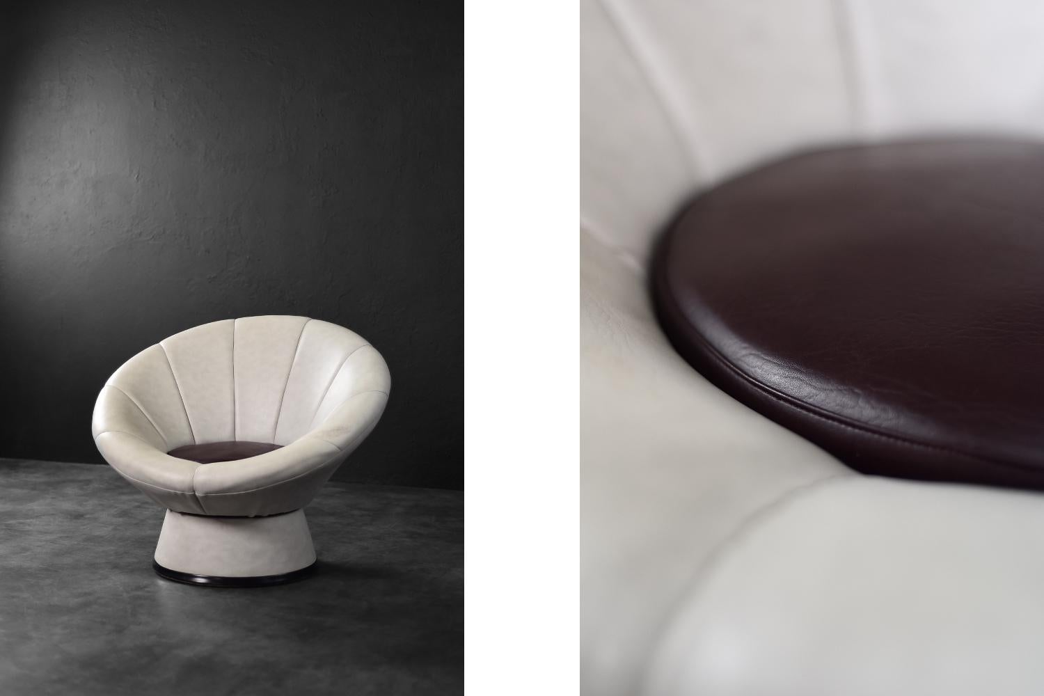 Dieser seltene Flower Chair wurde in den 1970er Jahren in Italien hergestellt. Seine organische Form ist von der Natur inspiriert. Die verstellbare, fächerförmige Rückenlehne ähnelt Blütenblättern und schafft ein Möbelstück, das sowohl funktional