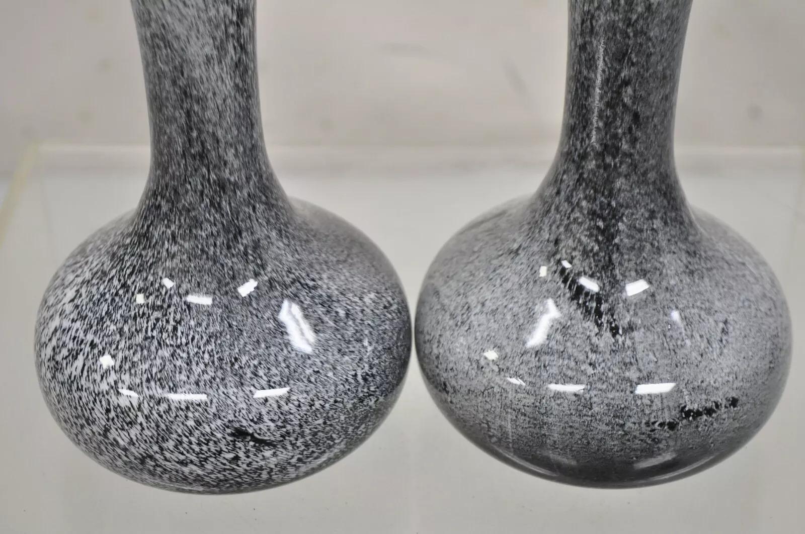 Italienische Vintage-Vase aus gesprenkeltem grauem, geriffeltem Glas, Mid-Century Modern, geriffelt, 10