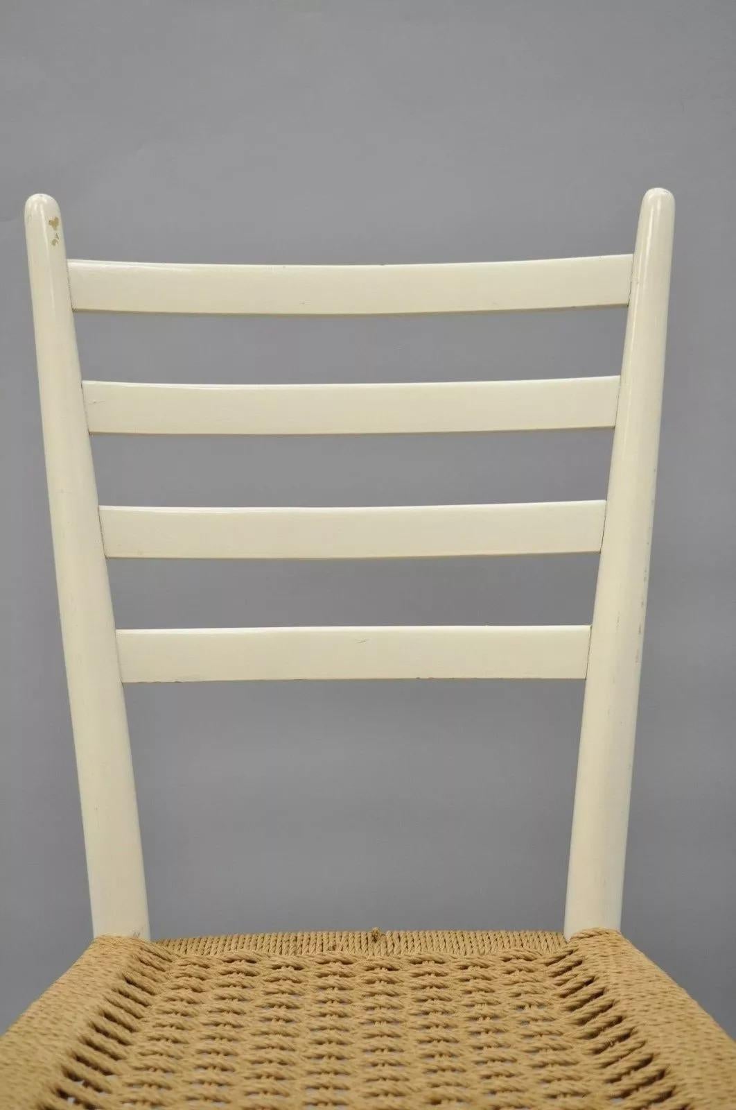 Mid-Century moderno Vintage Mid Century Italian Modern Woven Rope White Gio Ponti Style Side Chair in vendita