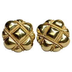 Vintage Mid Century Italian Quilted Bombé 18K Yellow Gold Button Huggie Earrings