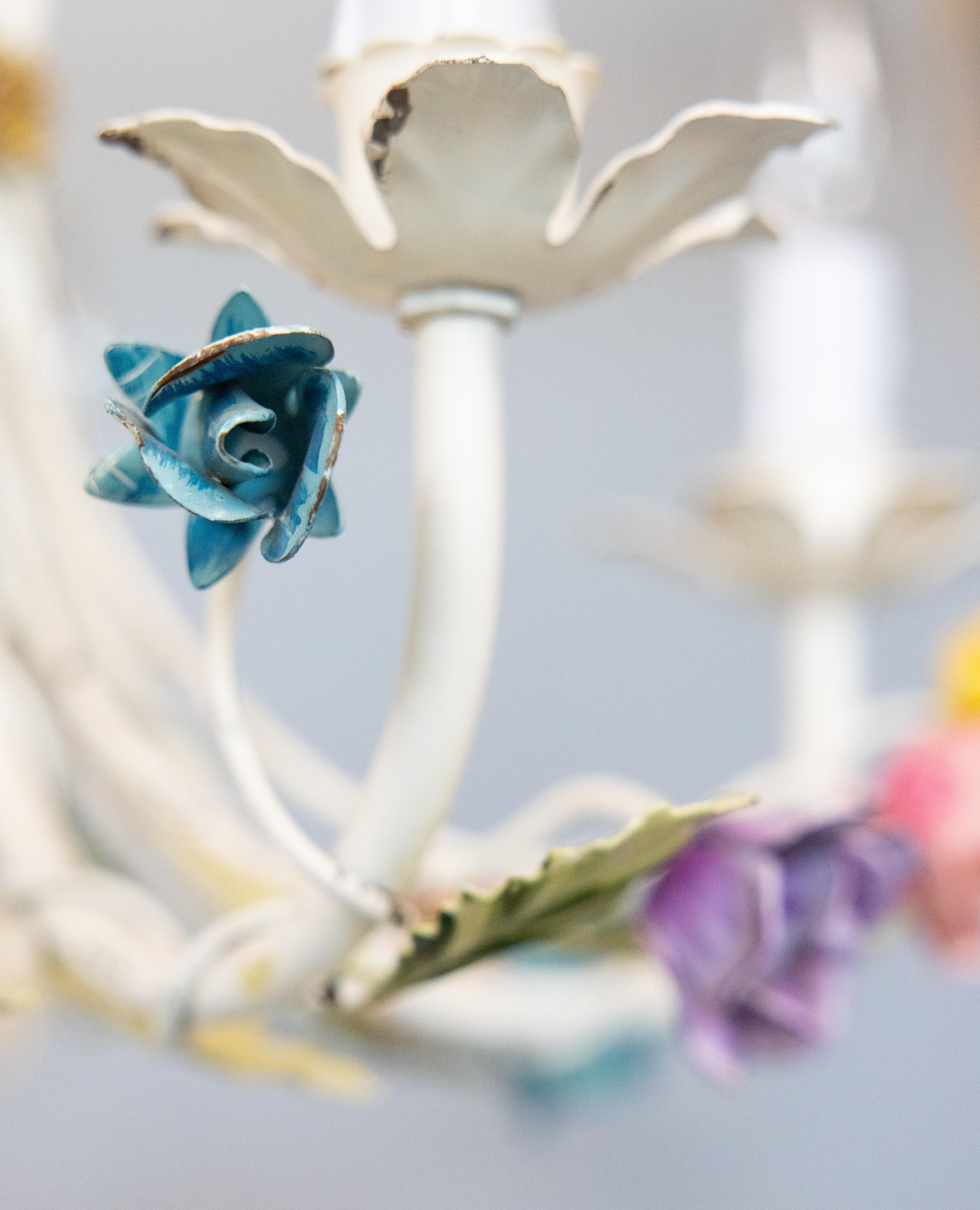 Vintage Mid-Century Italian Tole Roses Five Arm Chandelier For Sale 1