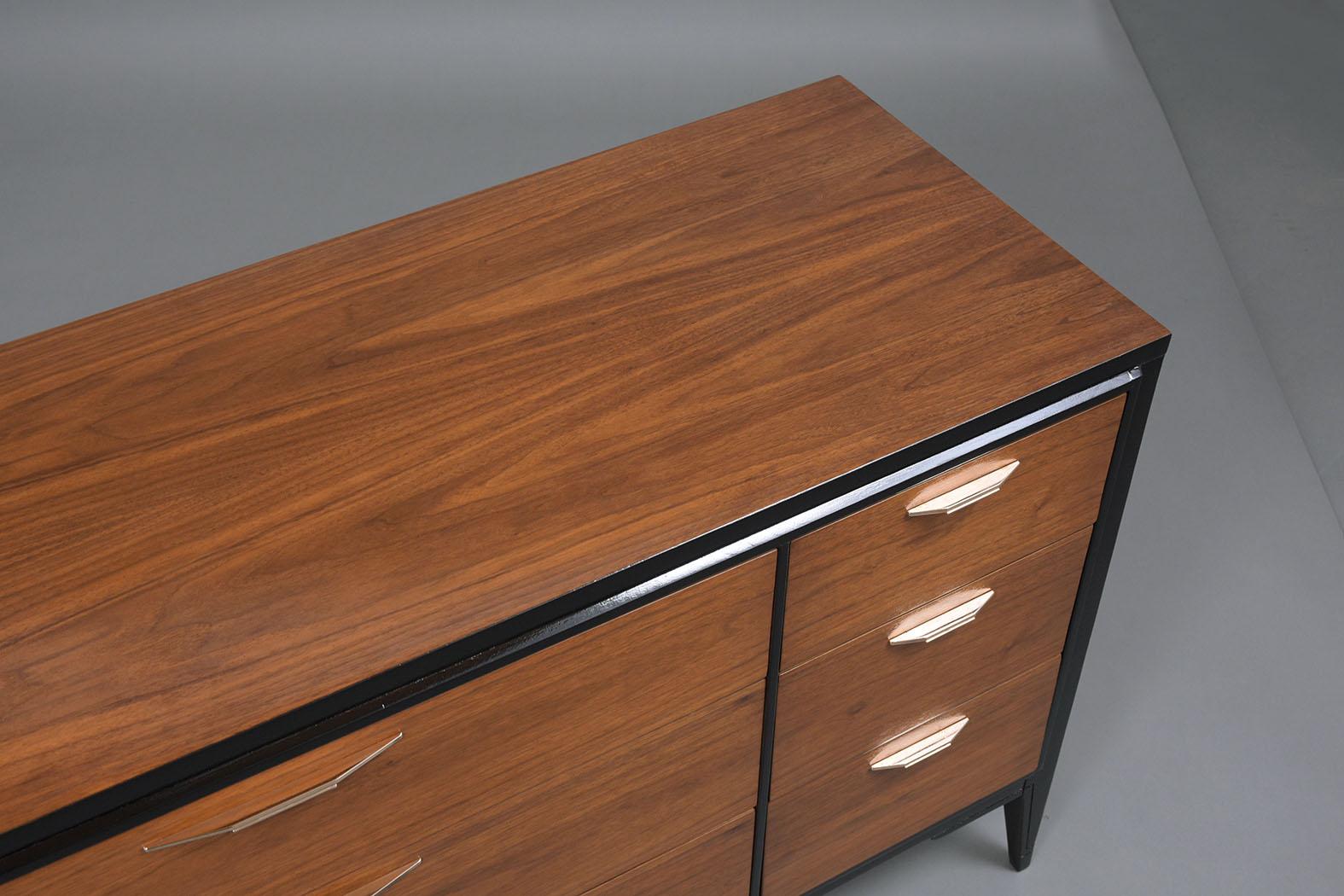 Vintage Mid-Century Modern Lacquered Dresser 3