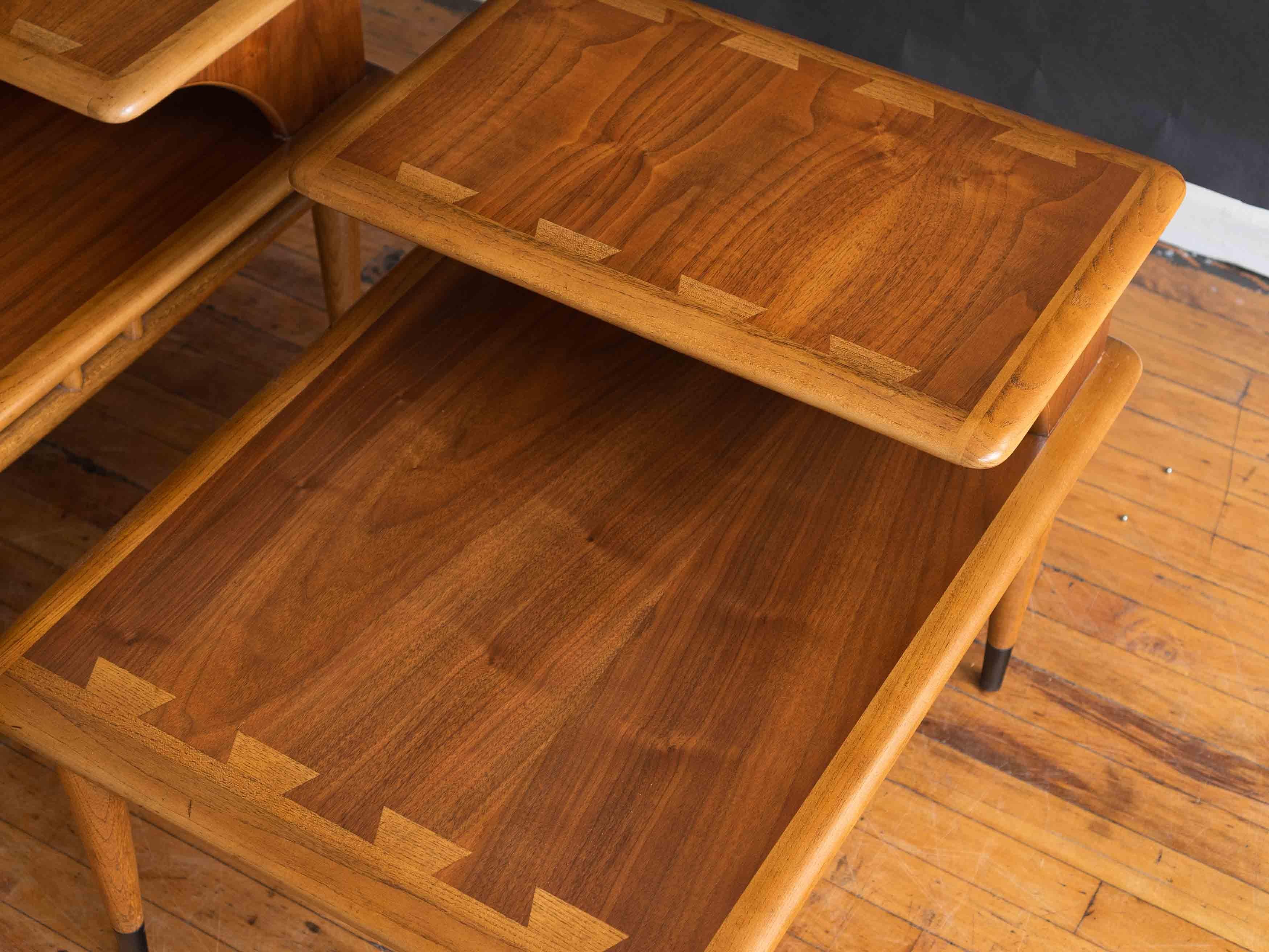 Vintage Mid Century Lane Acclaim Walnut Step Tables / End Tables In Good Condition For Sale In Chicago, IL