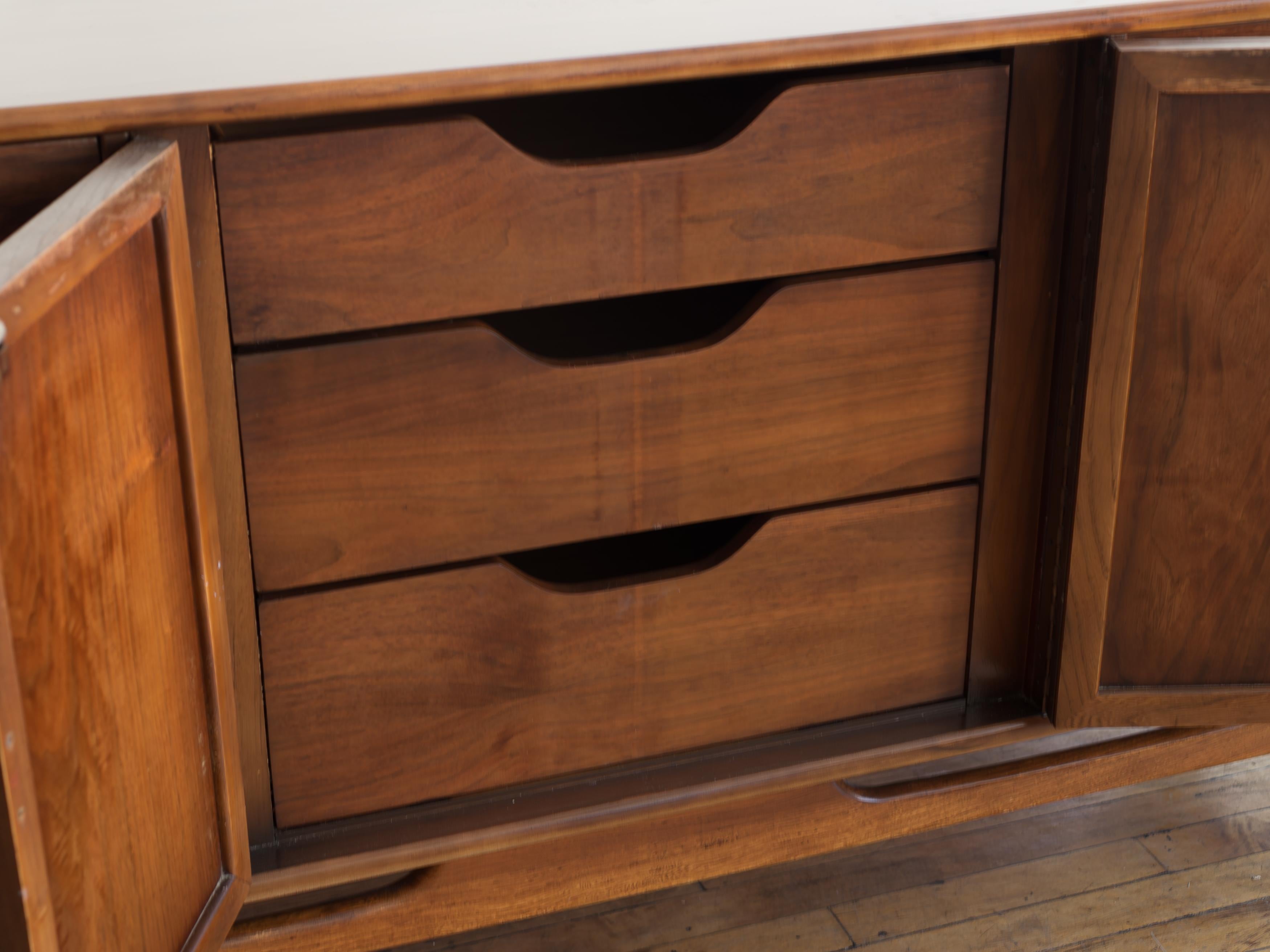 20th Century Vintage Mid Century Lane Perception 9-Drawer Lowboy Dresser
