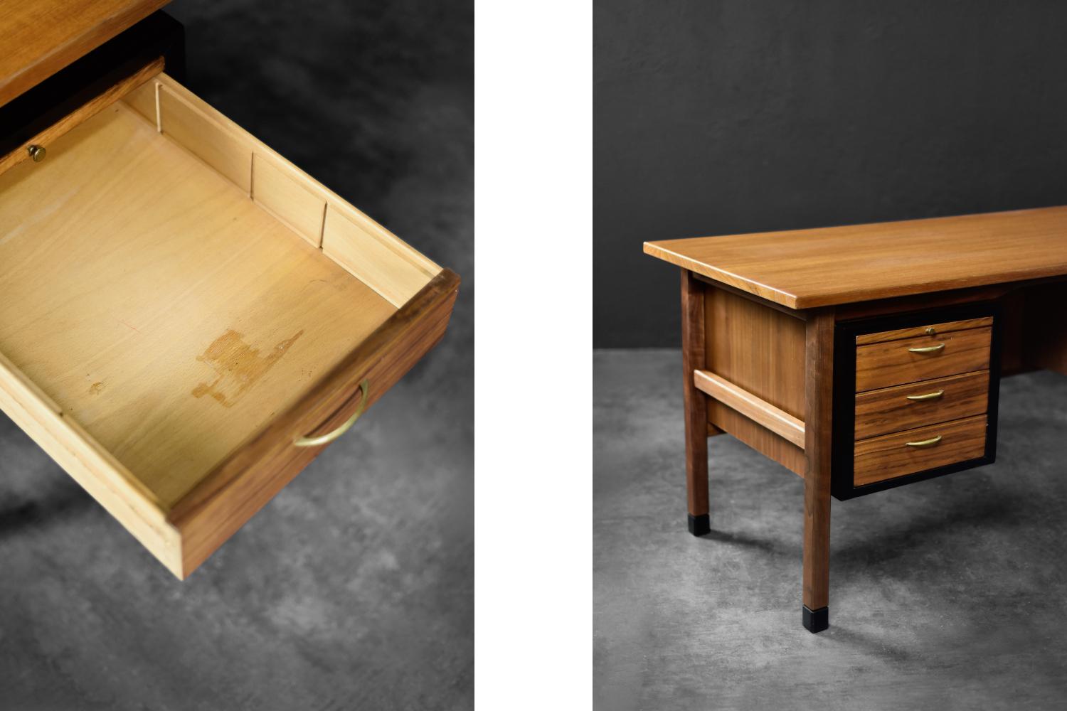 Vintage Mid-Century Large Danish Modern Brown Teak Desk, 1960s en vente 4