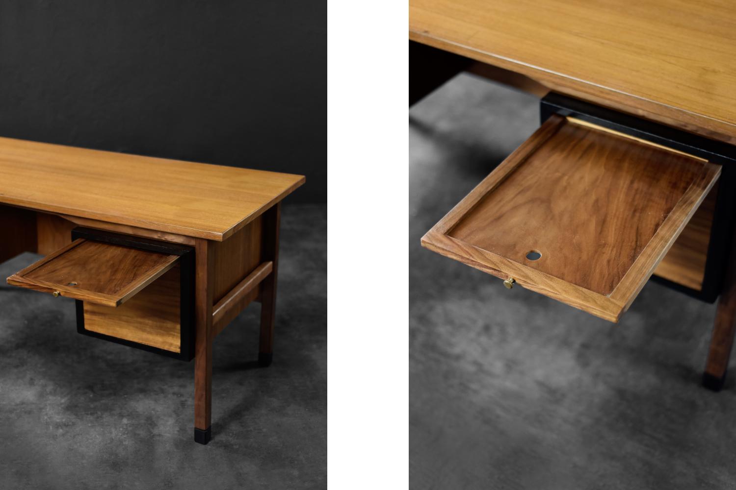 Mid-Century Modern Vintage Mid-Century Large Danish Modern Brown Teak Desk, 1960s en vente