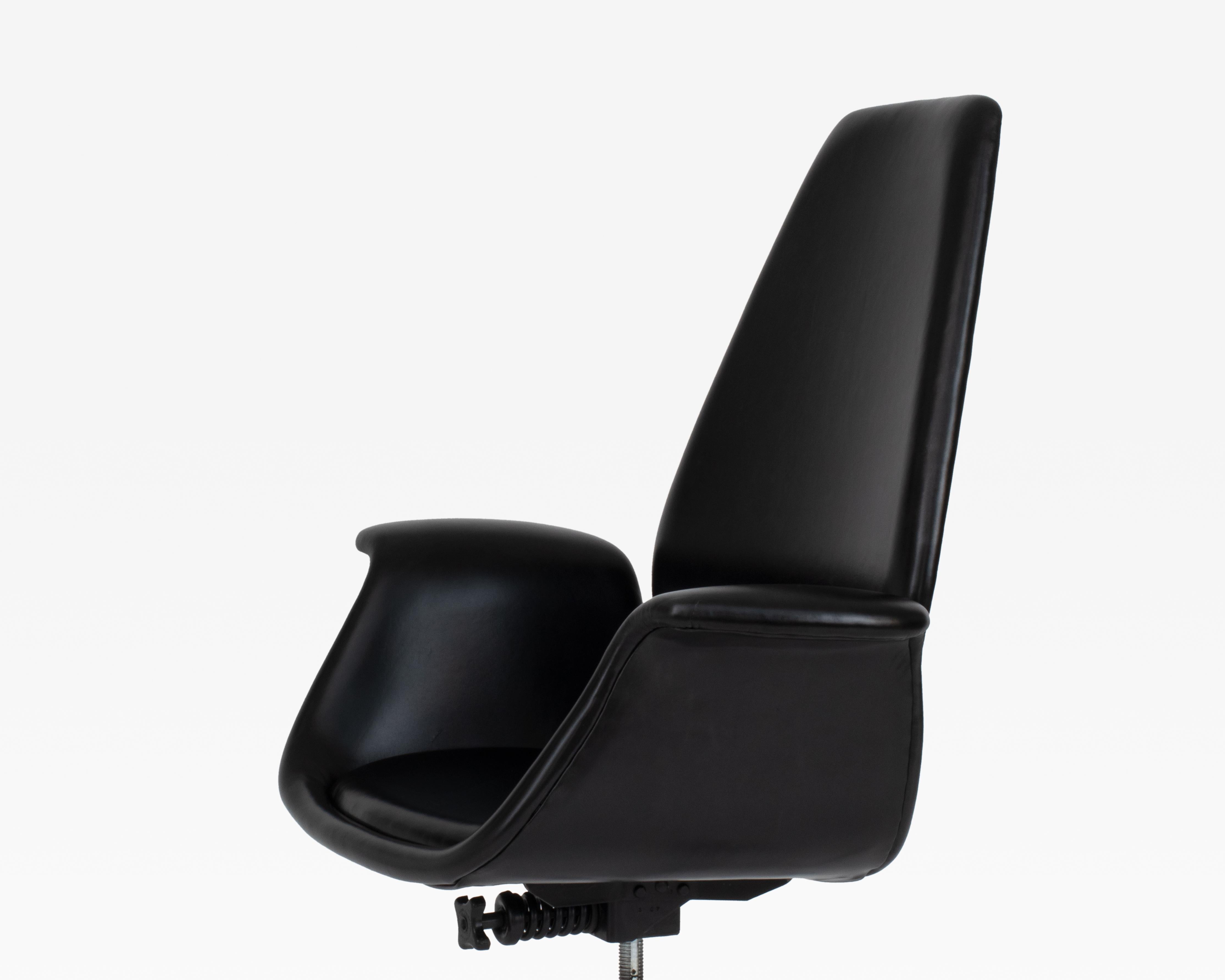 20th Century Vintage Mid Century Leather Executive Desk Chair by Arthur Umanoff