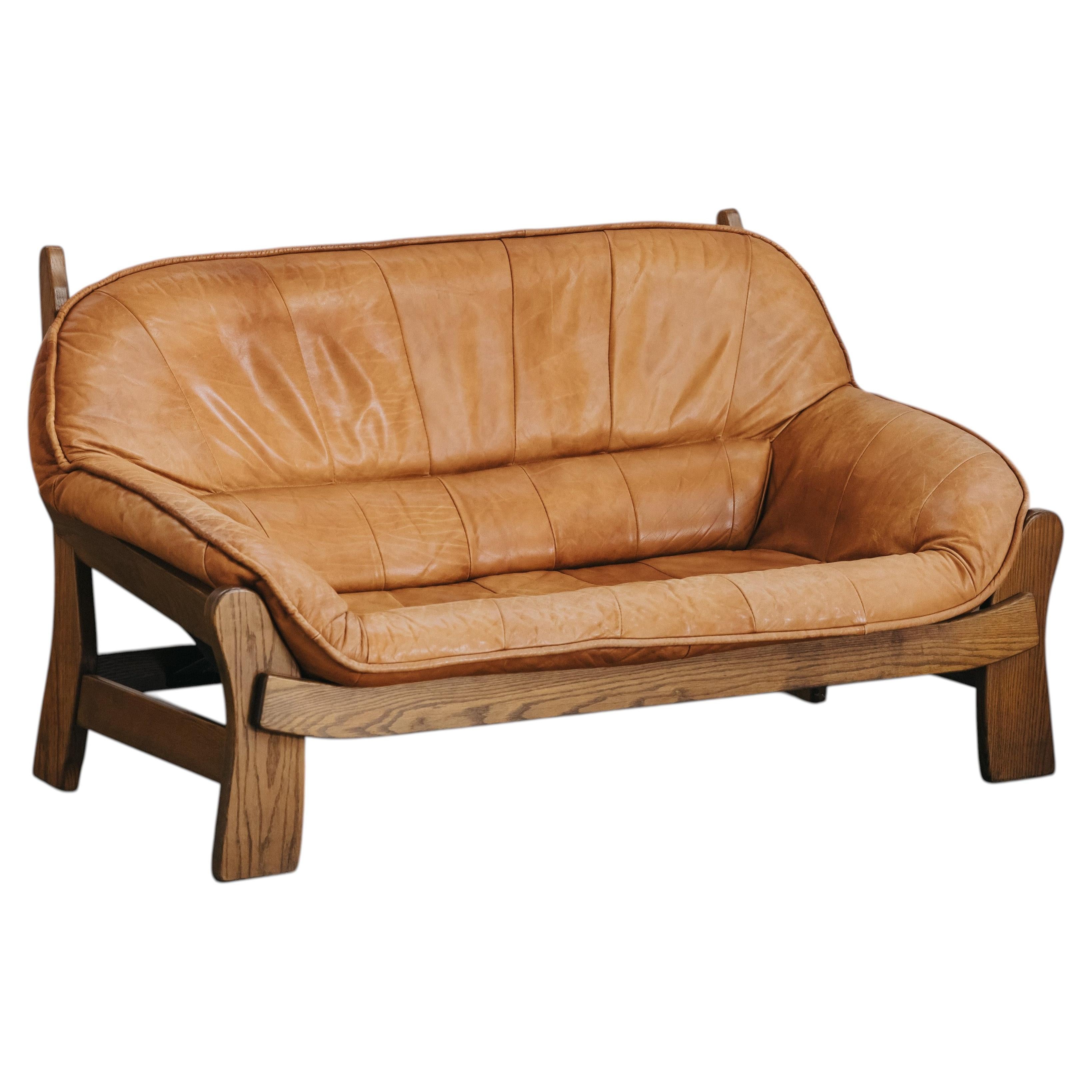 Vintage Mid Century Ledersofa aus Frankreich, CIRCA 1970