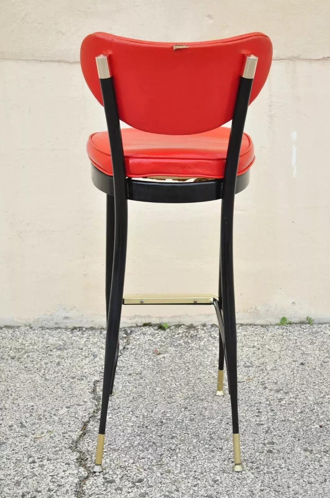 Vintage Mid Century Lion Brand Black Metal Red Vinyl Italian Style Barstool In Good Condition For Sale In Philadelphia, PA