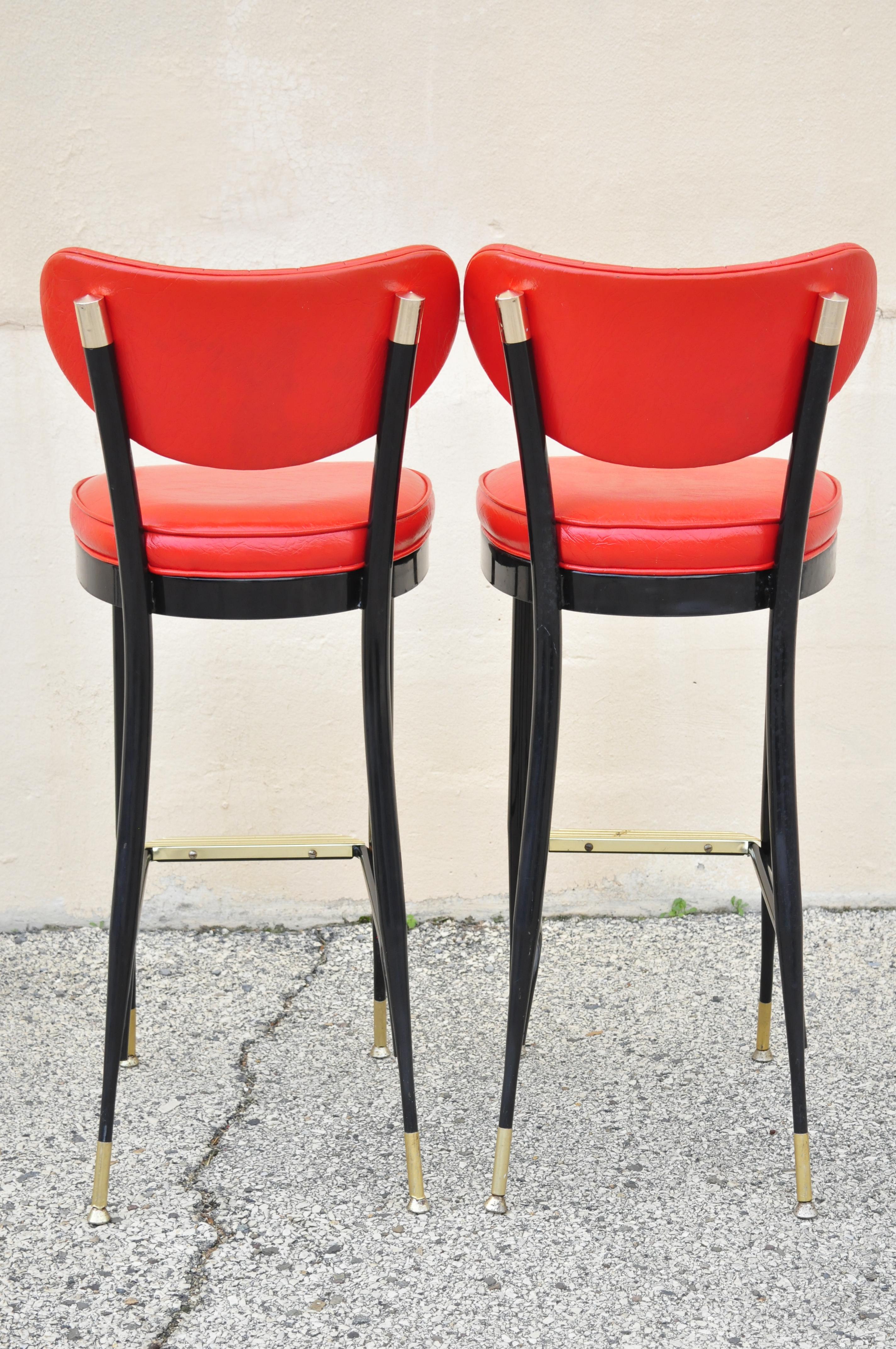 red barstools