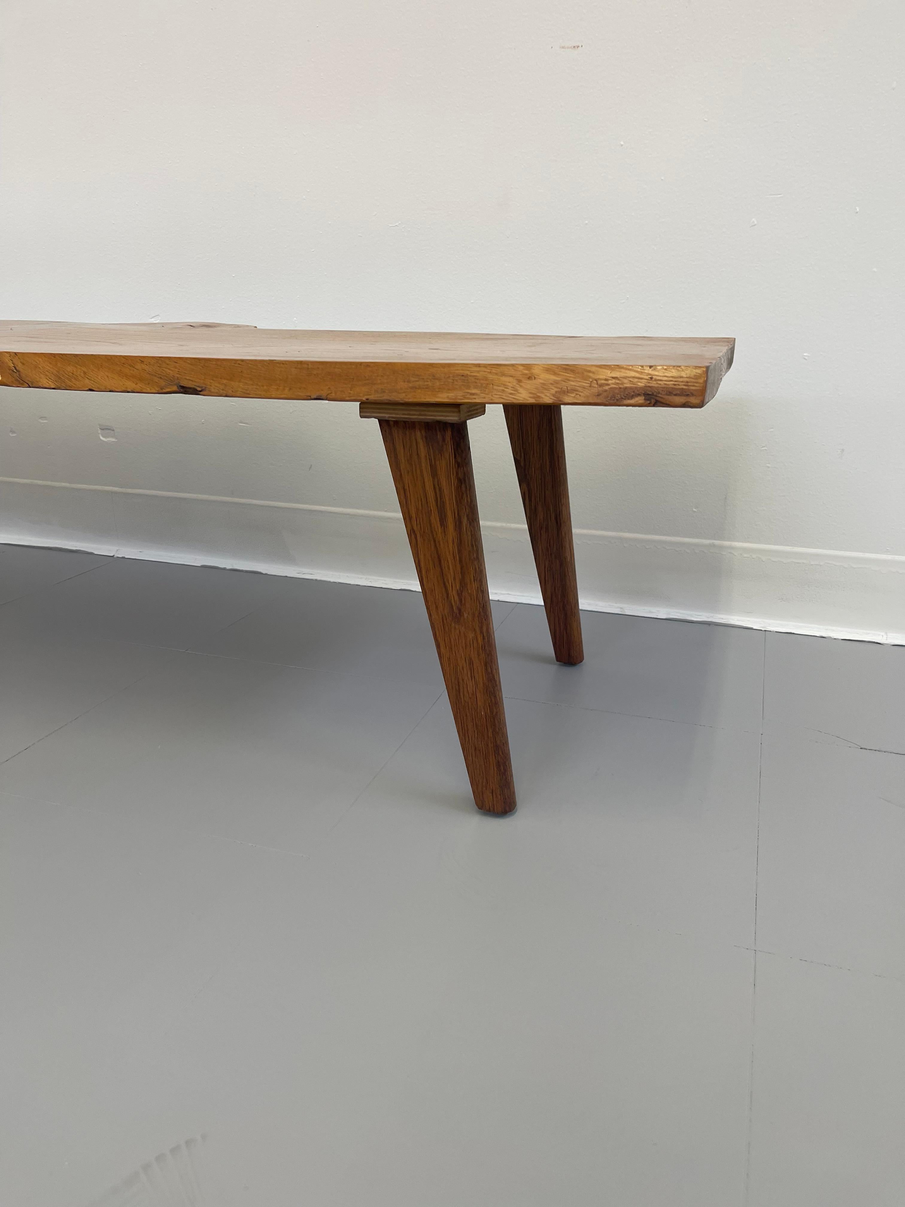 Legno Panchina vintage di metà secolo in Wood con gambe affusolate in vendita