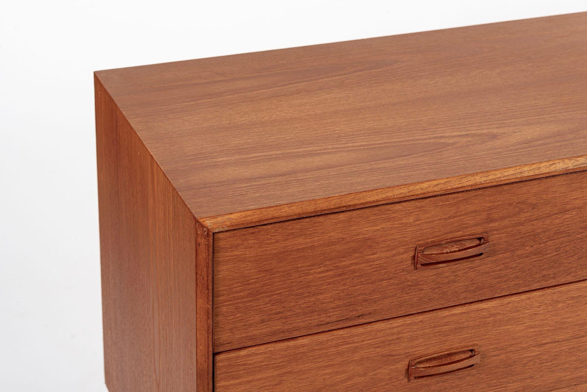 Vintage Mid Century Lowboy Teakholz Kommode 1960s (Mitte des 20. Jahrhunderts) im Angebot
