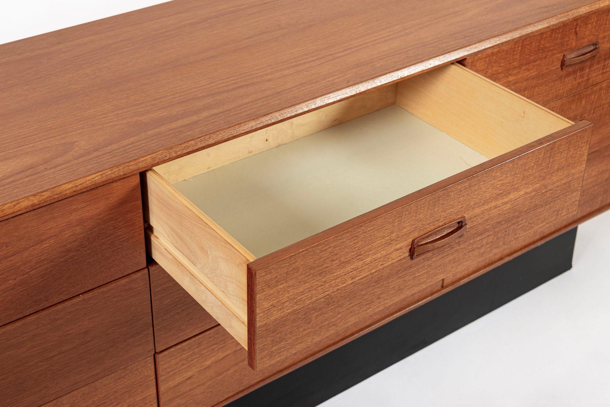 Vintage Mid Century Lowboy Teakholz Kommode 1960s im Angebot 1