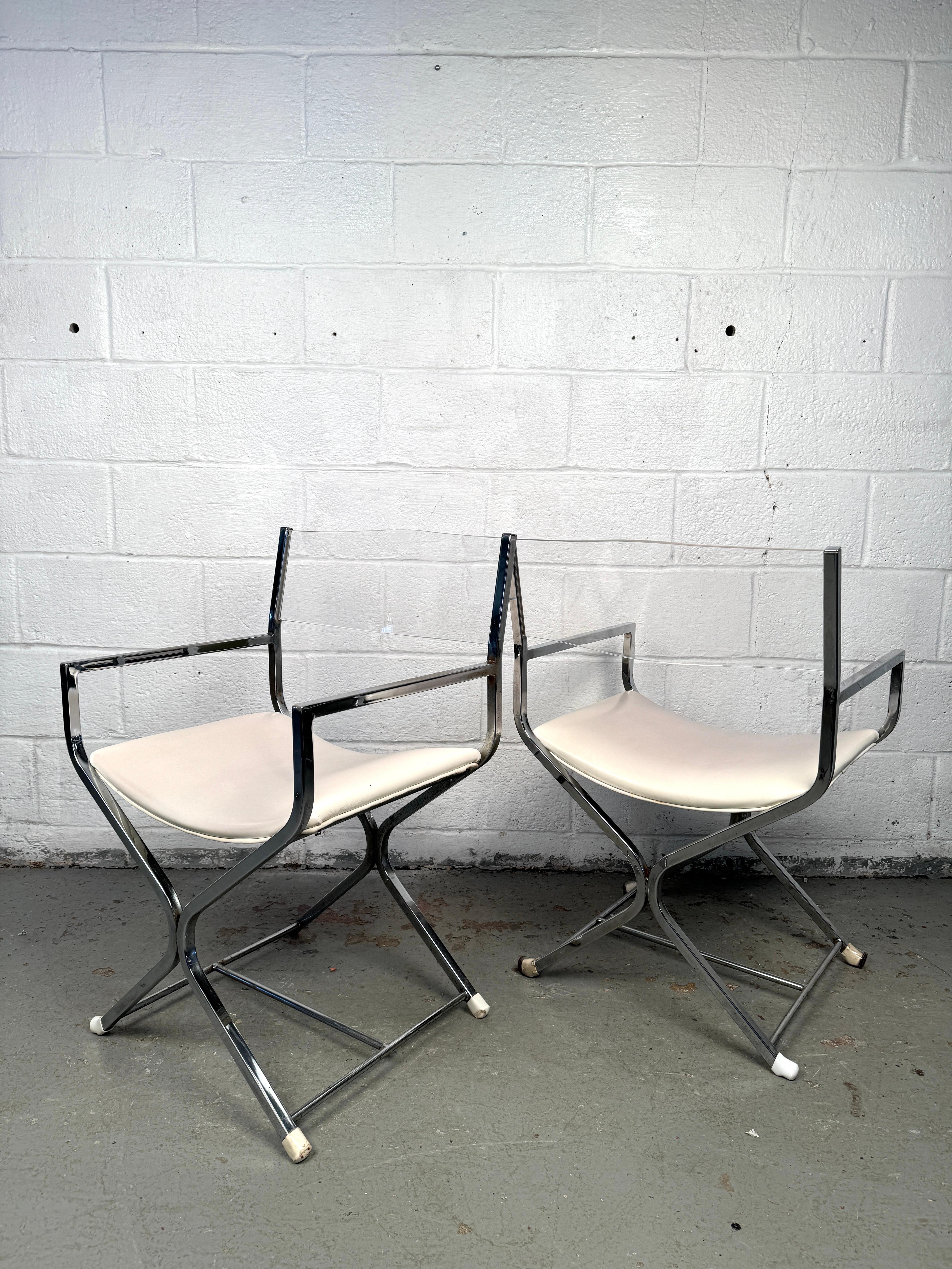 Sedie da regista vintage di metà secolo in lucite e cromo in vendita 4
