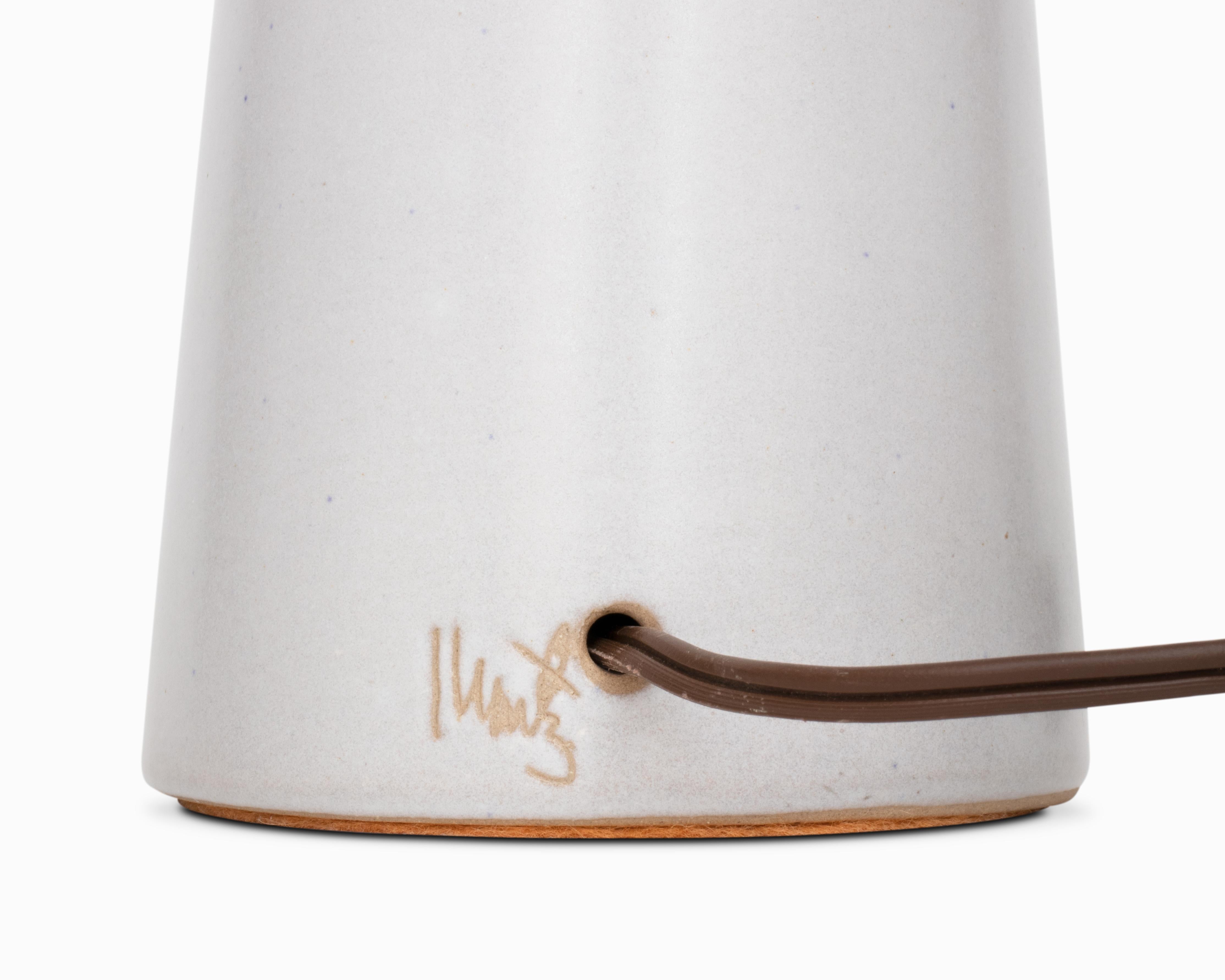 20ième siècle Lampe de bureau vintage mi-siècle M274 en céramique de Jane et Gordon Martz en vente