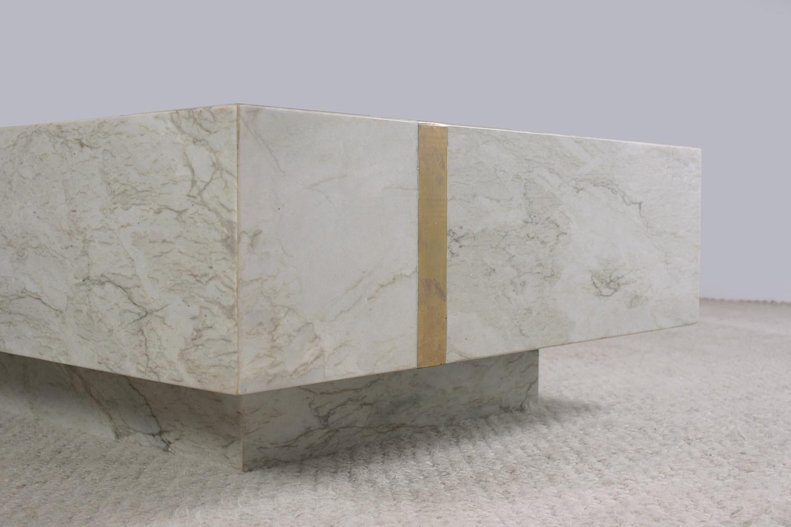 Fully Restored Elegant Vintage Italian Marble Coffee Table with Brass Accents For Sale 6