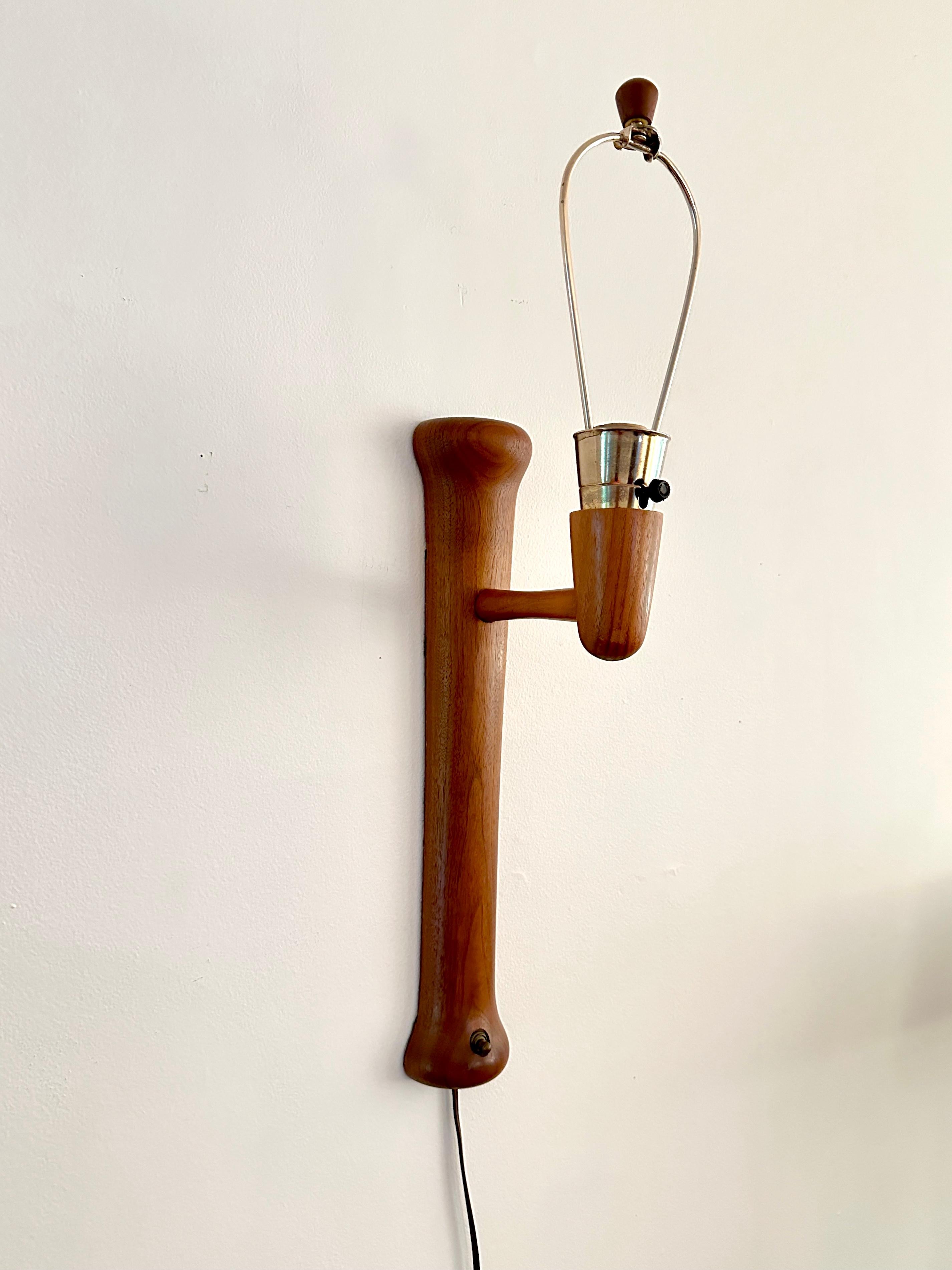 Vintage Mid Century Marshall Studios, Inc. Teak Wall Sconce In Good Condition In Doraville, GA
