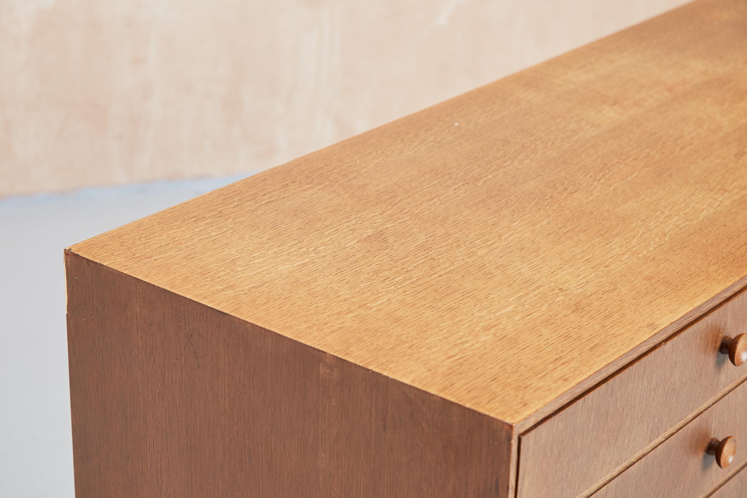 Vintage Mid Century Meredew Chest of Drawers In Oak 5