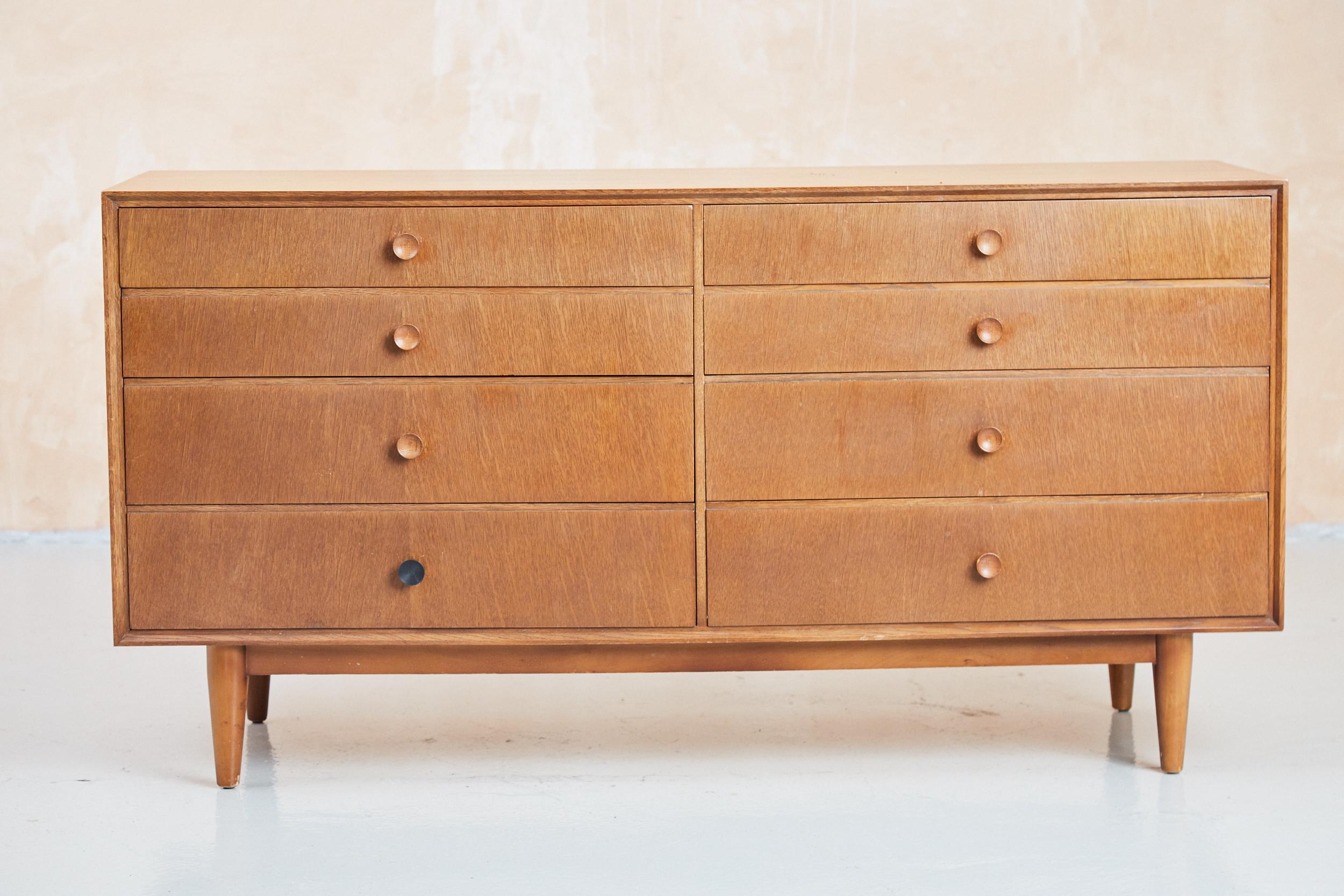 Mid-Century Modern Vintage Mid Century Meredew Chest of Drawers In Oak For Sale