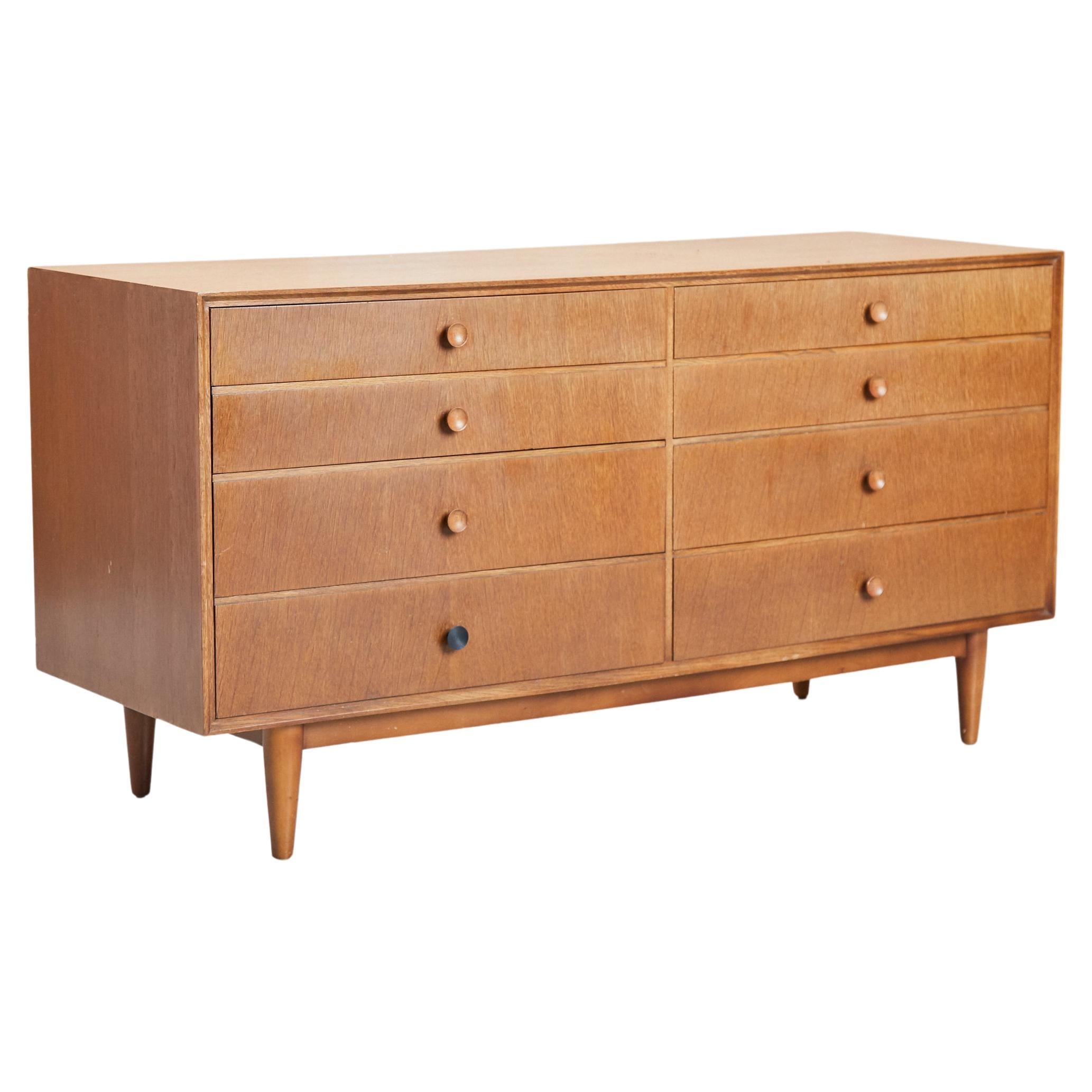 Vintage Mid Century Meredew Chest of Drawers In Oak For Sale