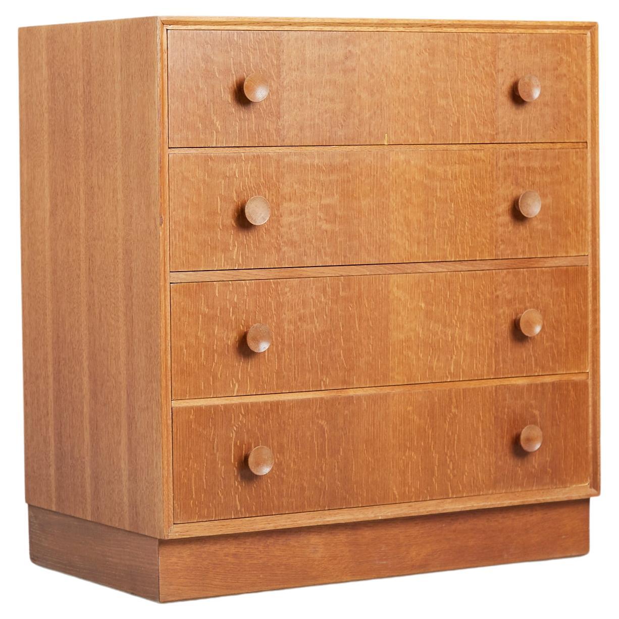 Vintage Mid Century Meredew Chest of Four Drawers in Oak For Sale