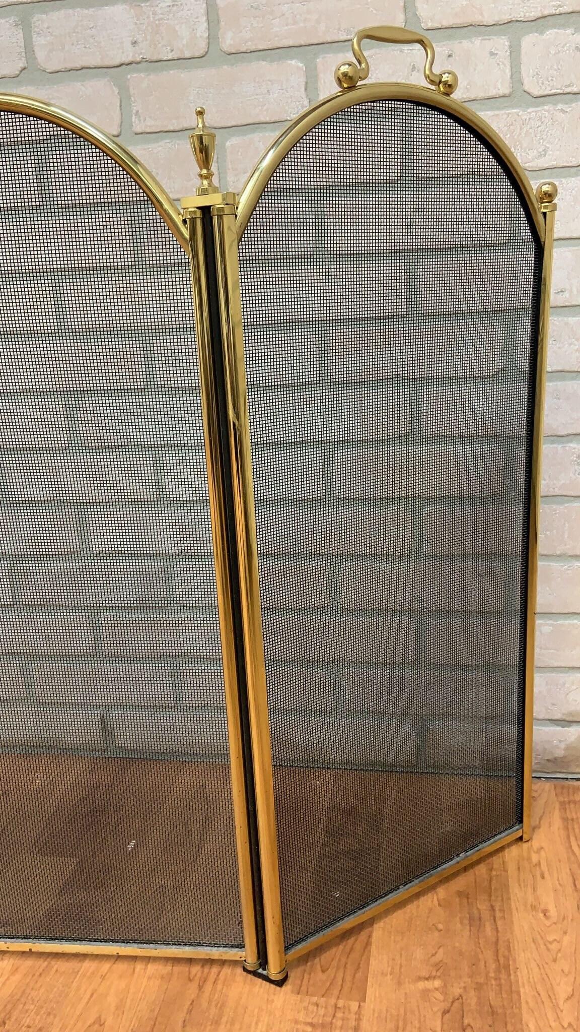 Unknown Vintage Mid Century Mesh with Brass Ball Handles & Finials Folding Hearth Screen For Sale