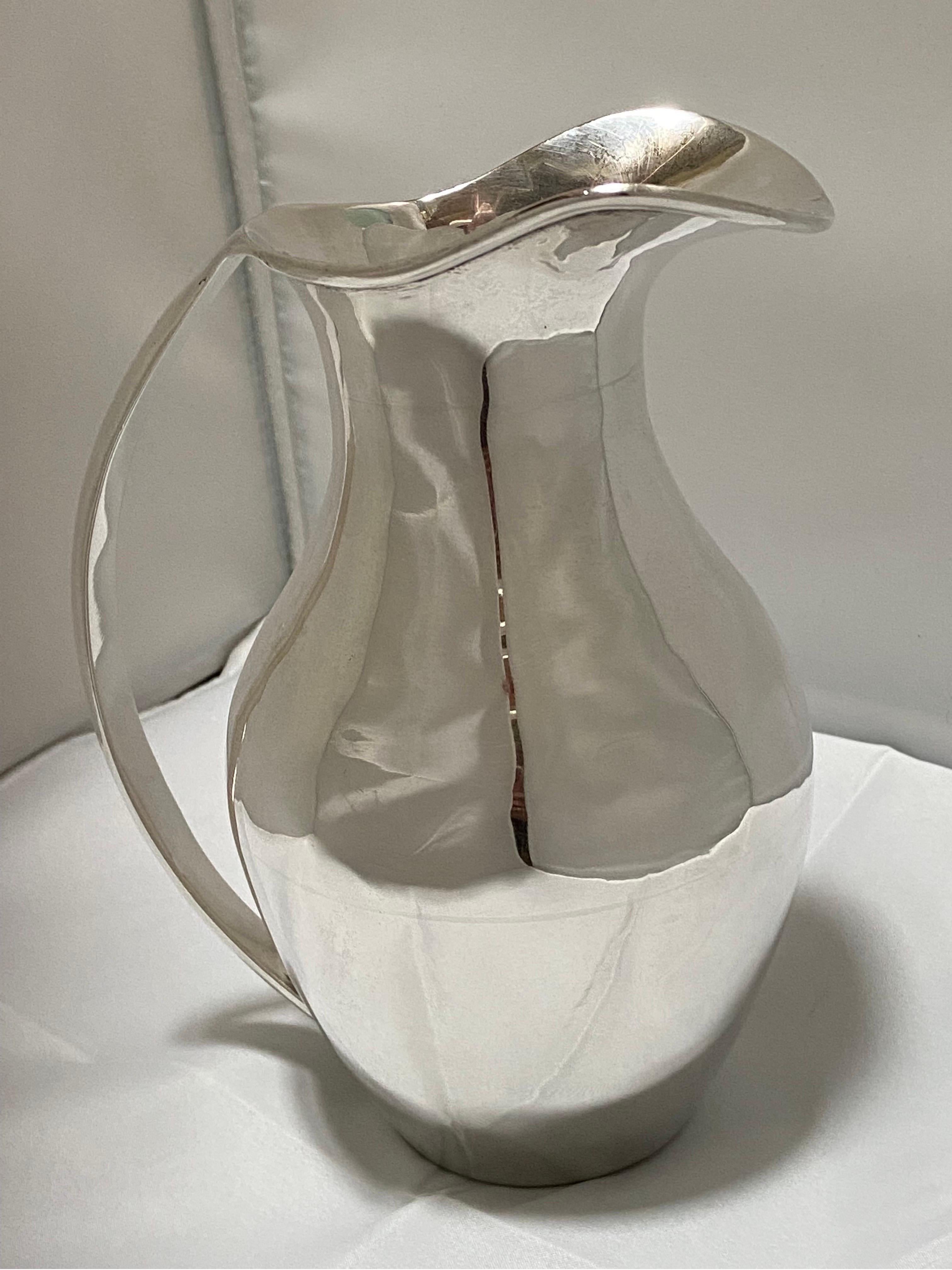 Hand-Crafted Vintage Mid-Century Mexican Sterling Silver Modernist Pitcher or Ewer by Zurita For Sale