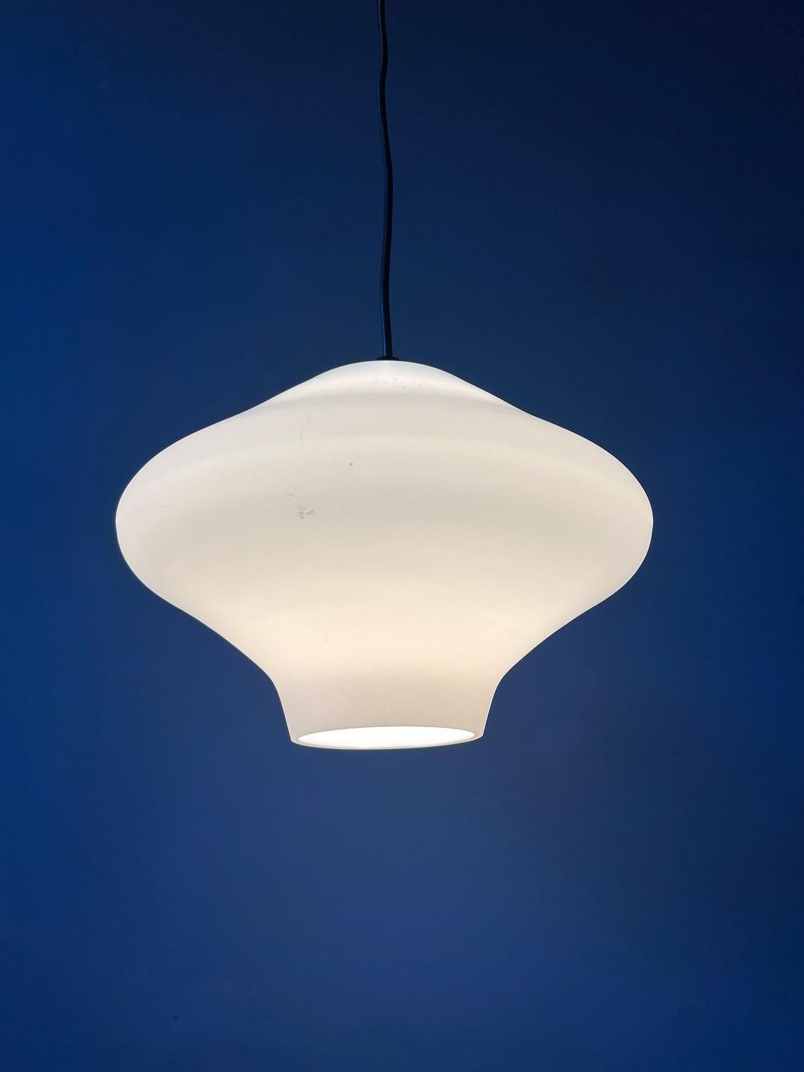 Vintage Mid Century Milk Glass Pendant Light, 1970s In Excellent Condition For Sale In ROTTERDAM, ZH