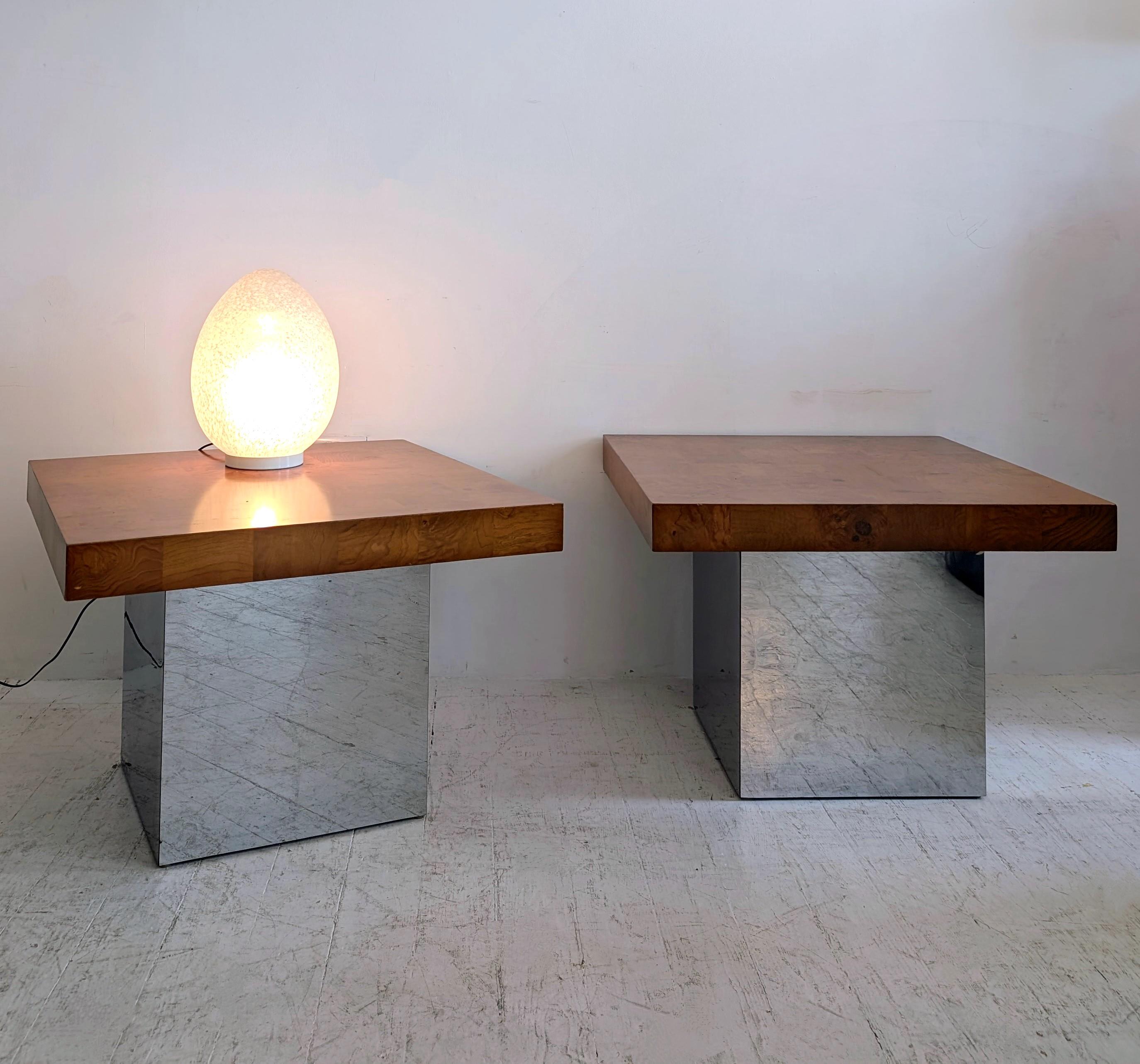 Mesas de centro vintage de mediados de siglo Milo Baughman de cromo y madera de arce- 2 disponibles siglo XX en venta