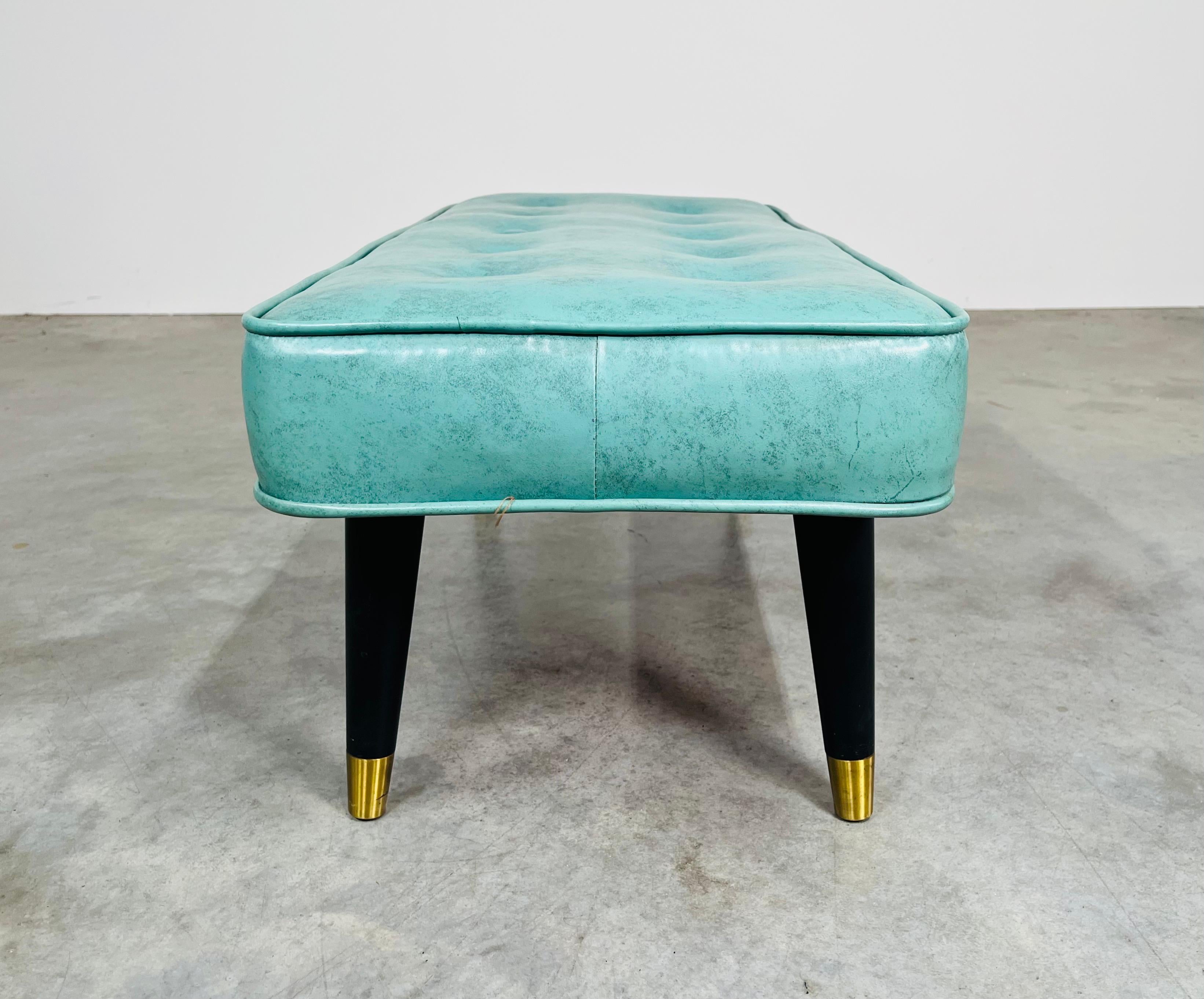 Banc touffeté turquoise vintage du milieu du siècle, style Milo Baughman -1950s Excellent état - En vente à Southampton, NJ