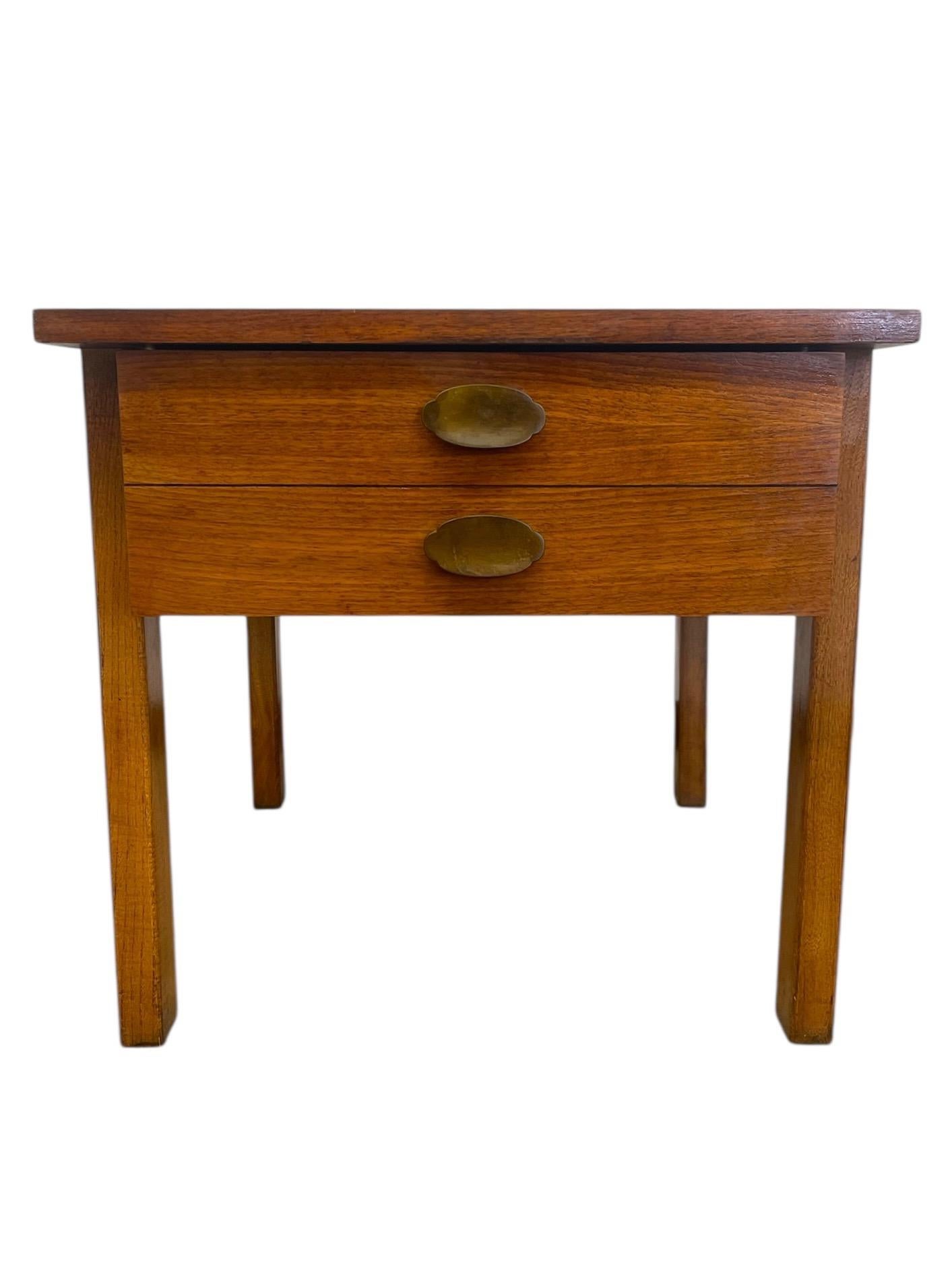 Mesa auxiliar Vintage Mid Century Modern de 1 cajón by Lane Furniture Moderno de mediados de siglo en venta