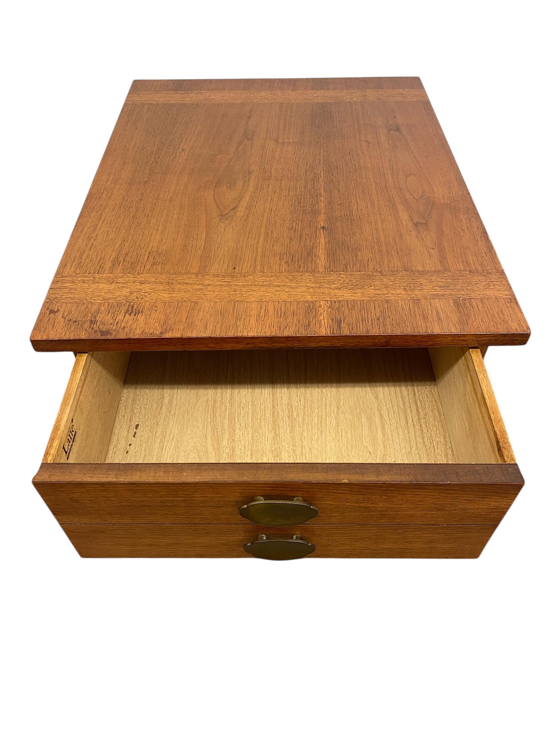 Mesa auxiliar Vintage Mid Century Modern de 1 cajón by Lane Furniture en venta 2