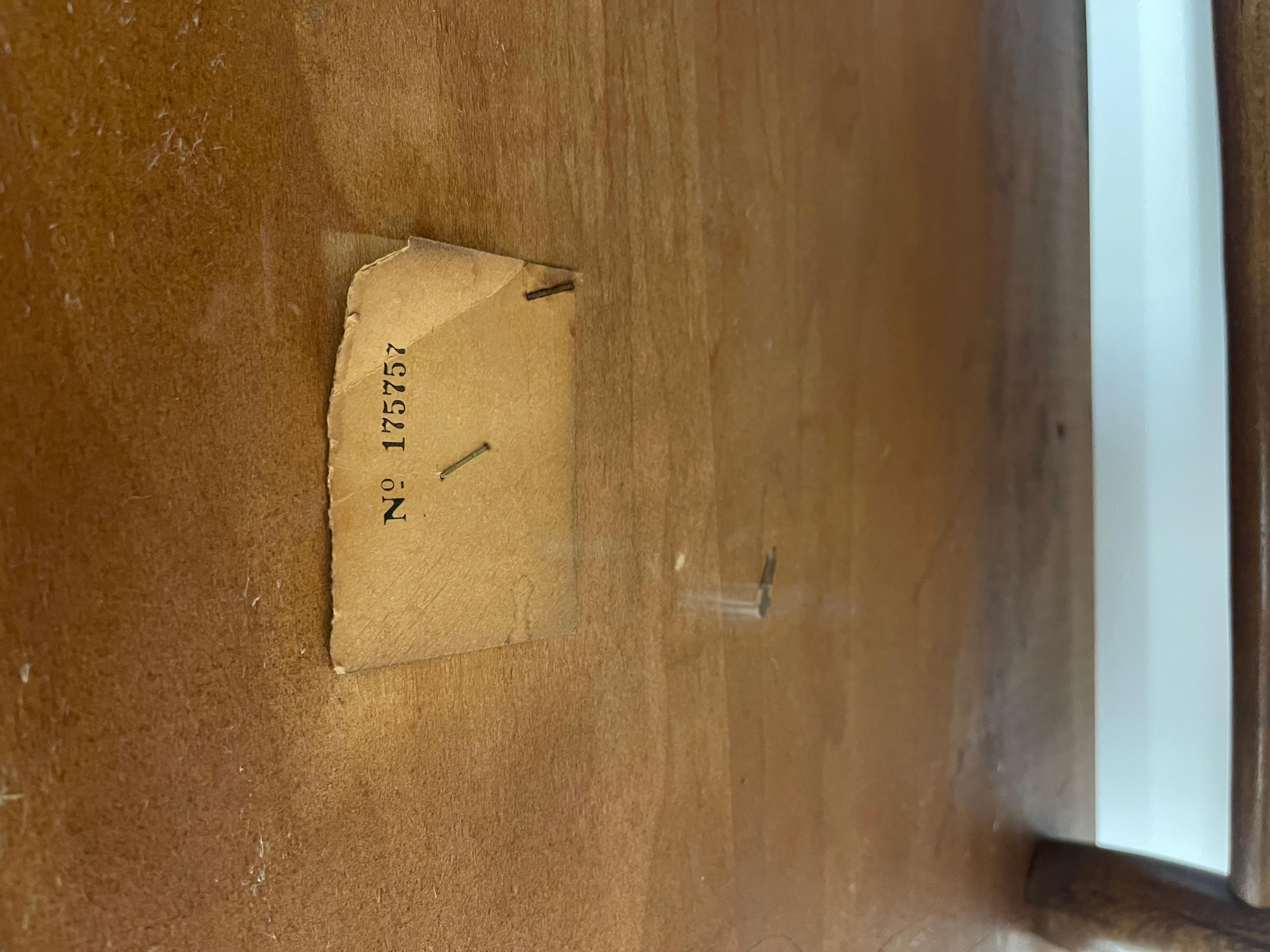 Table d'appoint à 1 tiroir en noyer Vintage Mid-Century Modern by Lane's avec incrustation en bois en vente 4