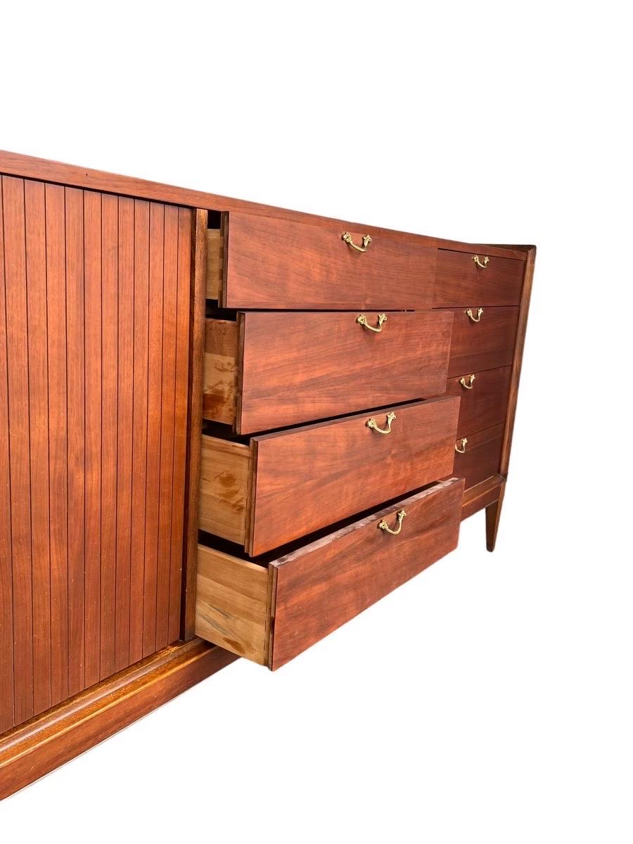 Vintage Mid-Century Modern 12 Drawer Dresser Dovetail Drawers For Sale 4