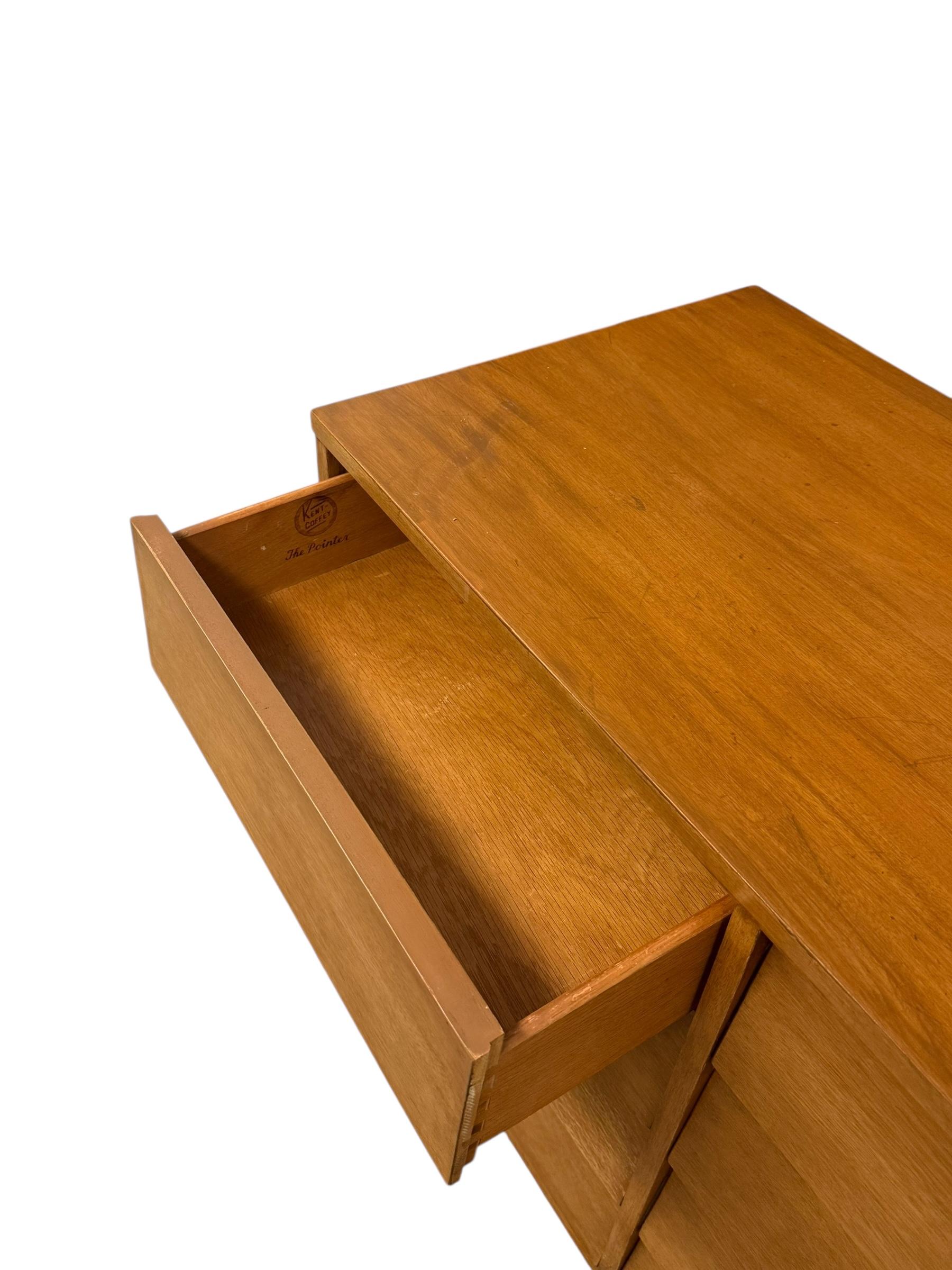 Vintage Mid Century Modern 12-Drawer Dresser Dovetailed Drawers by Kent Coffey in vendita 1
